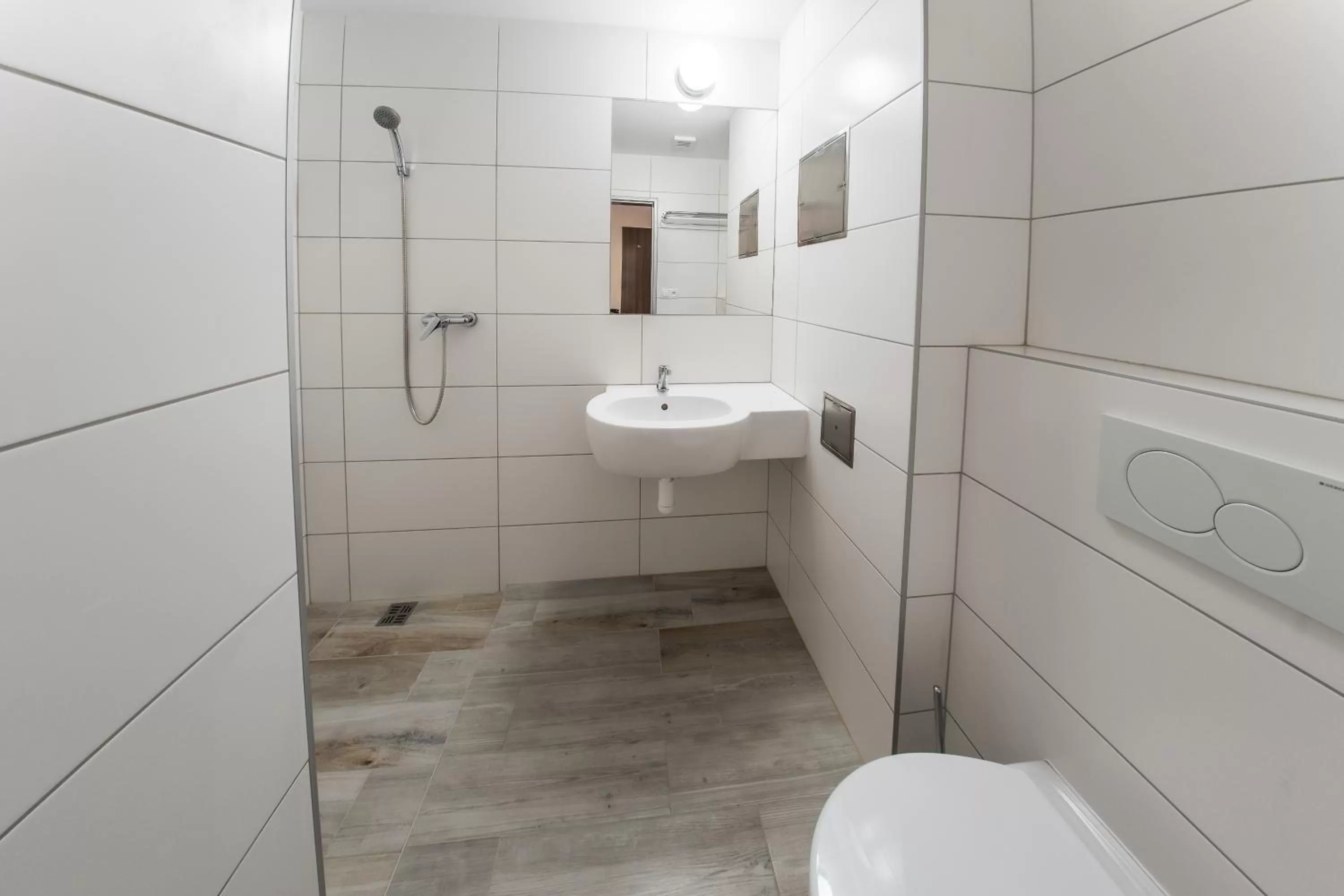 Bathroom in City Hotel B&B, reception 24 7, 800m od-from R1, free parking