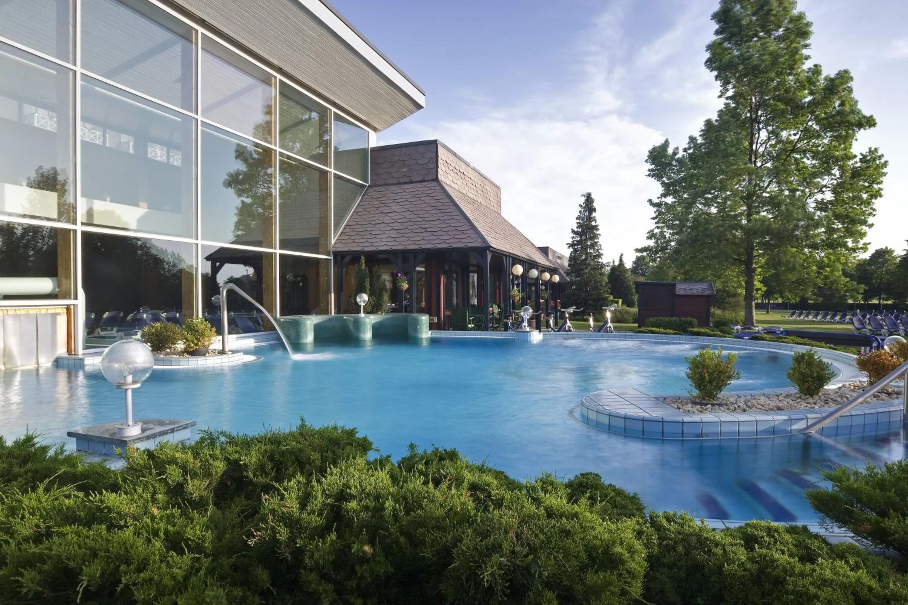 Swimming pool in Danubius Hotel Bük