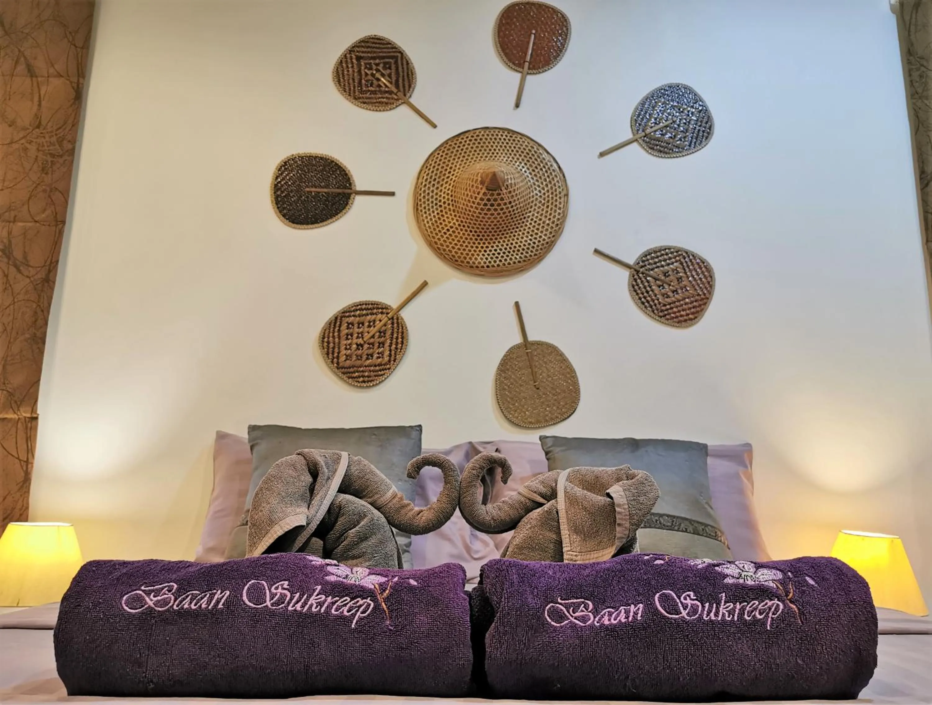 Bed in Baan Sukreep Resort