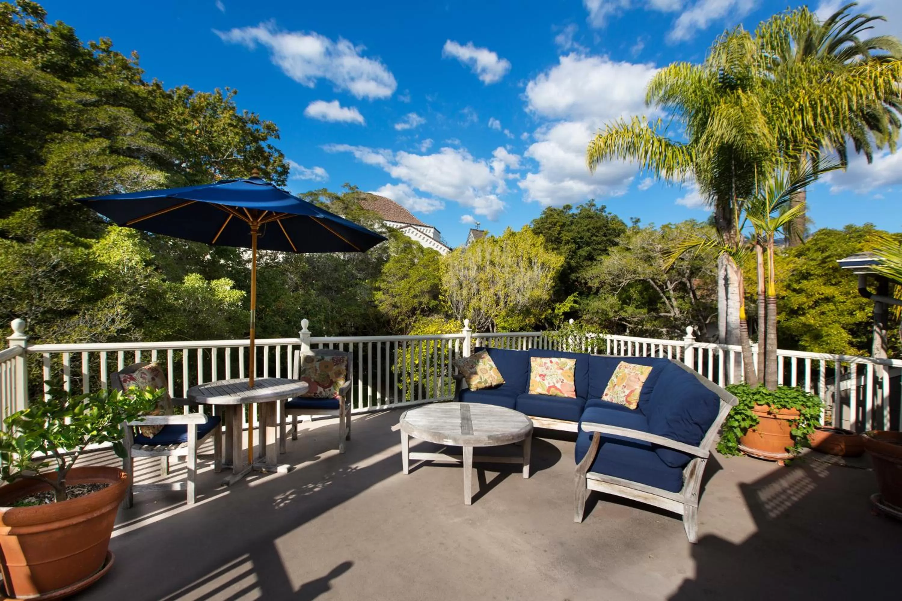 Seating area in Simpson House Inn