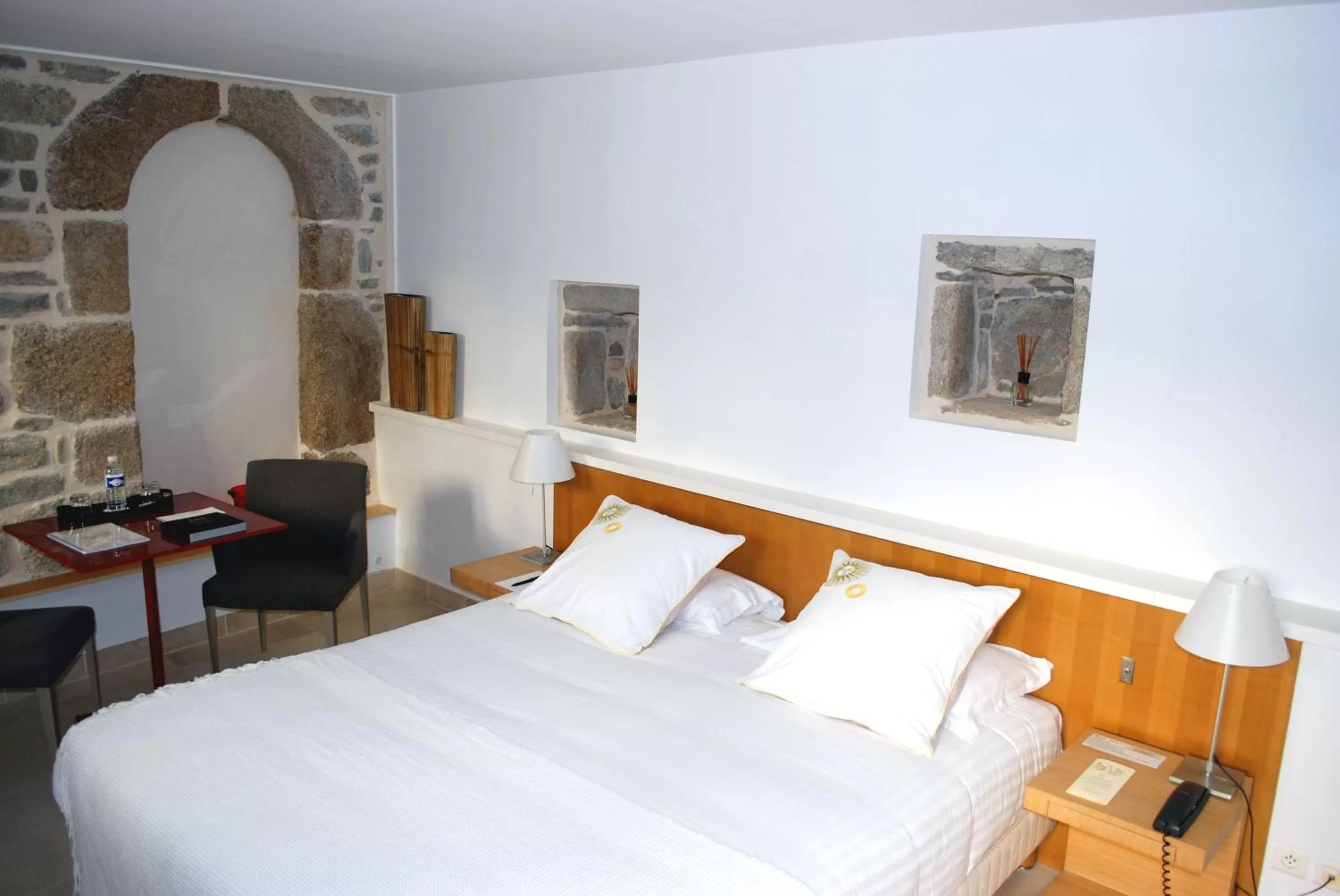 Photo of the whole room, Bed in Hotel Le Temps De Vivre