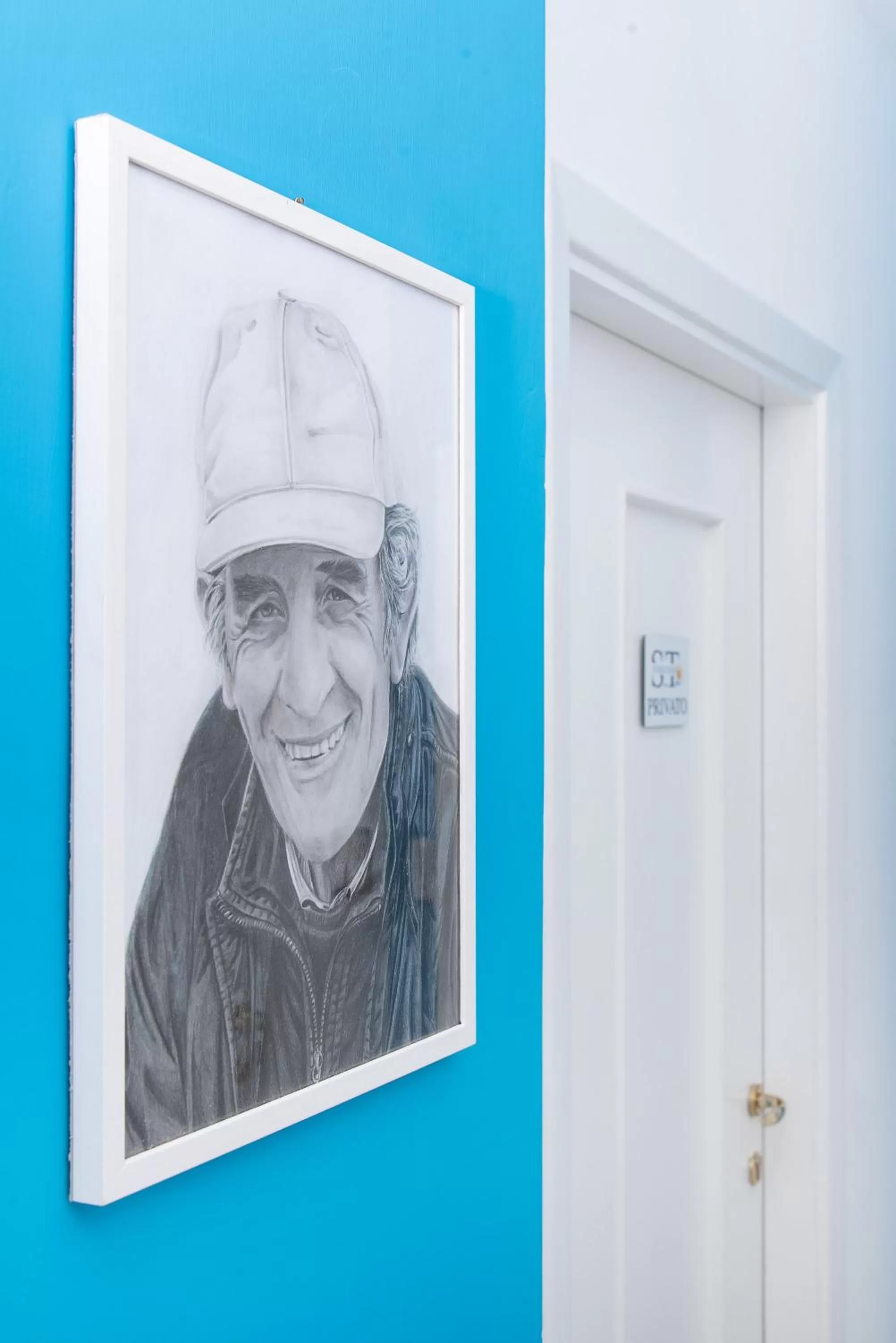 Decorative detail in Stanza Tasso - De Vivo Realty Sorrento