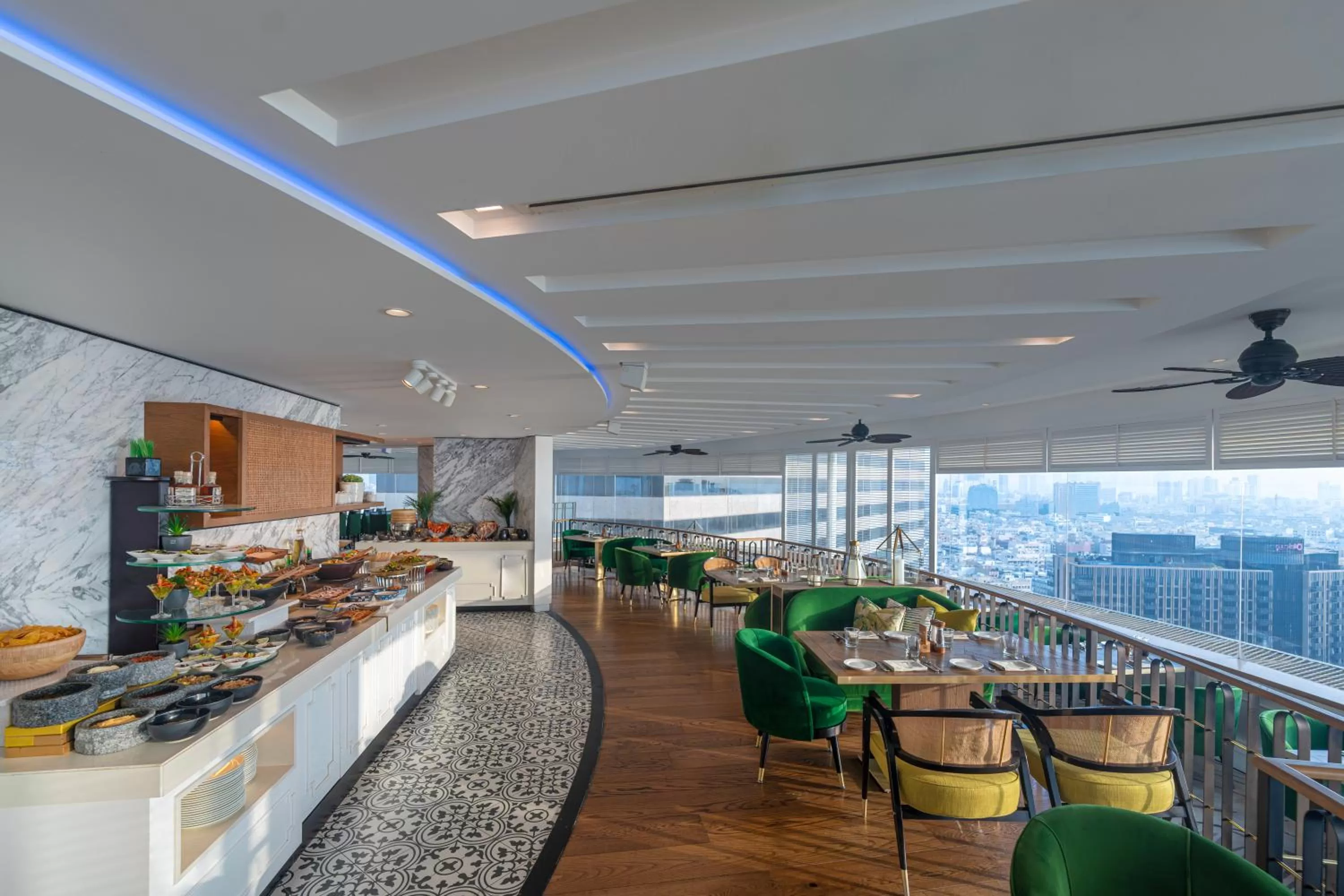 Restaurant/places to eat in Hyatt Regency Dubai - Corniche