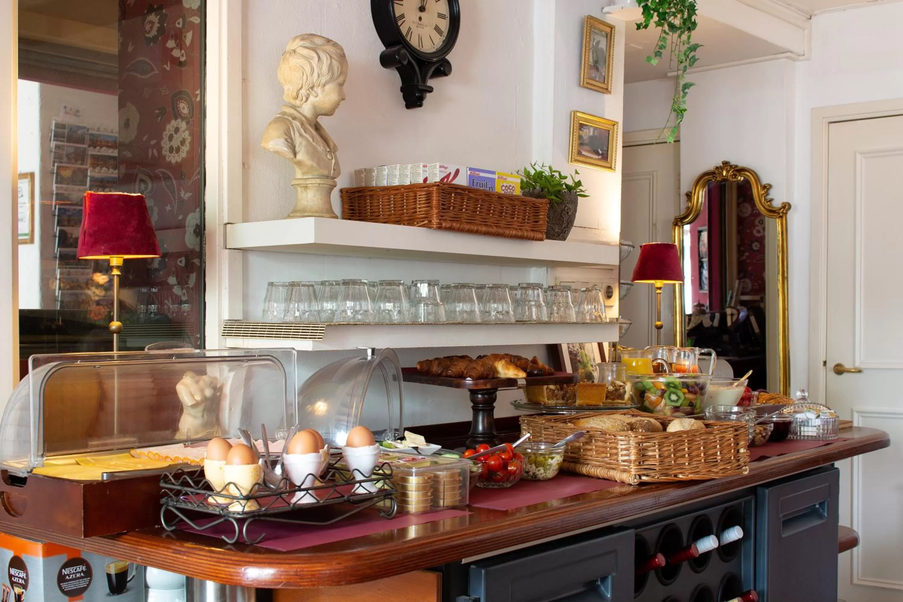 Food and drinks in Amsterdam House Hotel