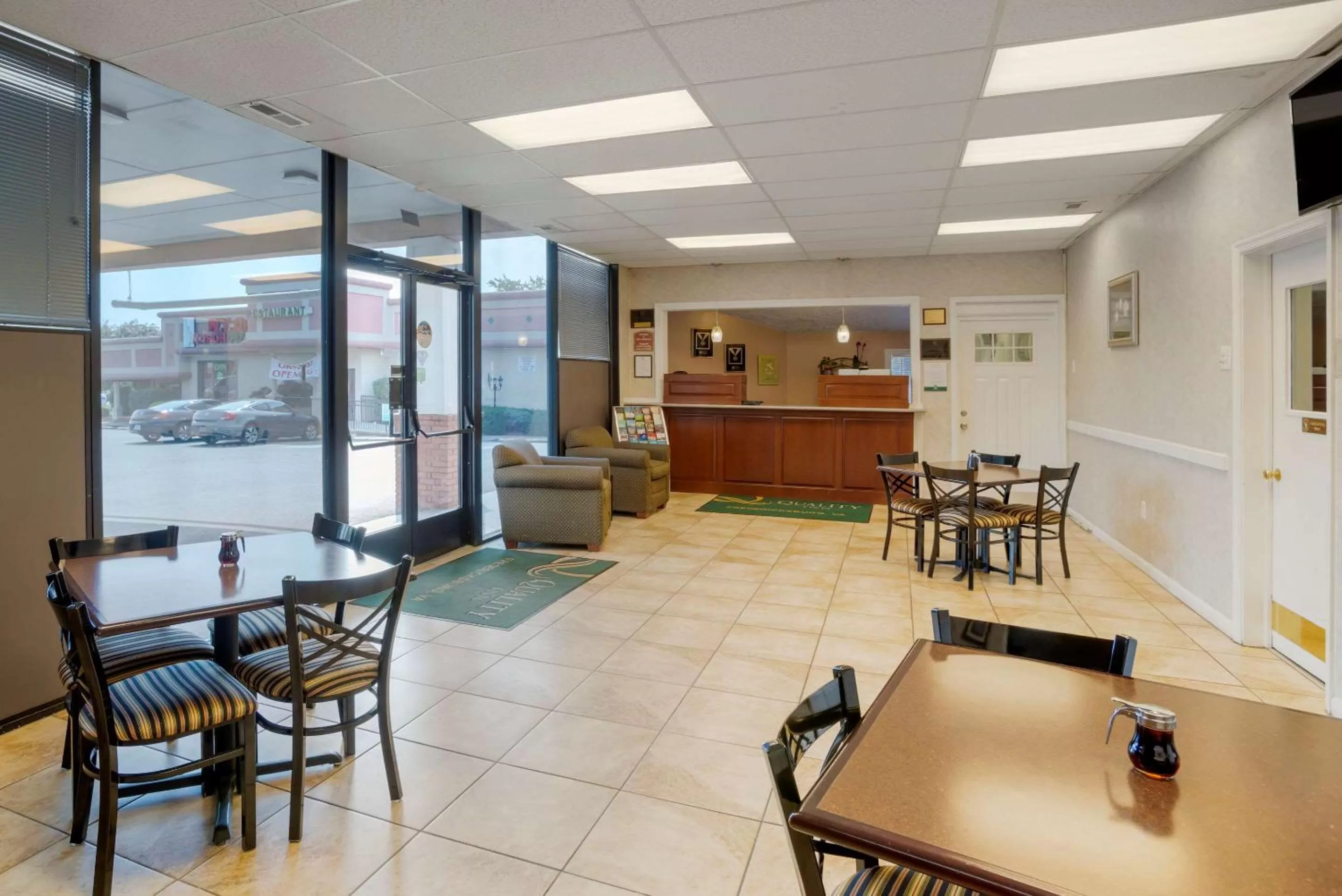 Lobby or reception in Quality Inn Fredericksburg near Historic Downtown