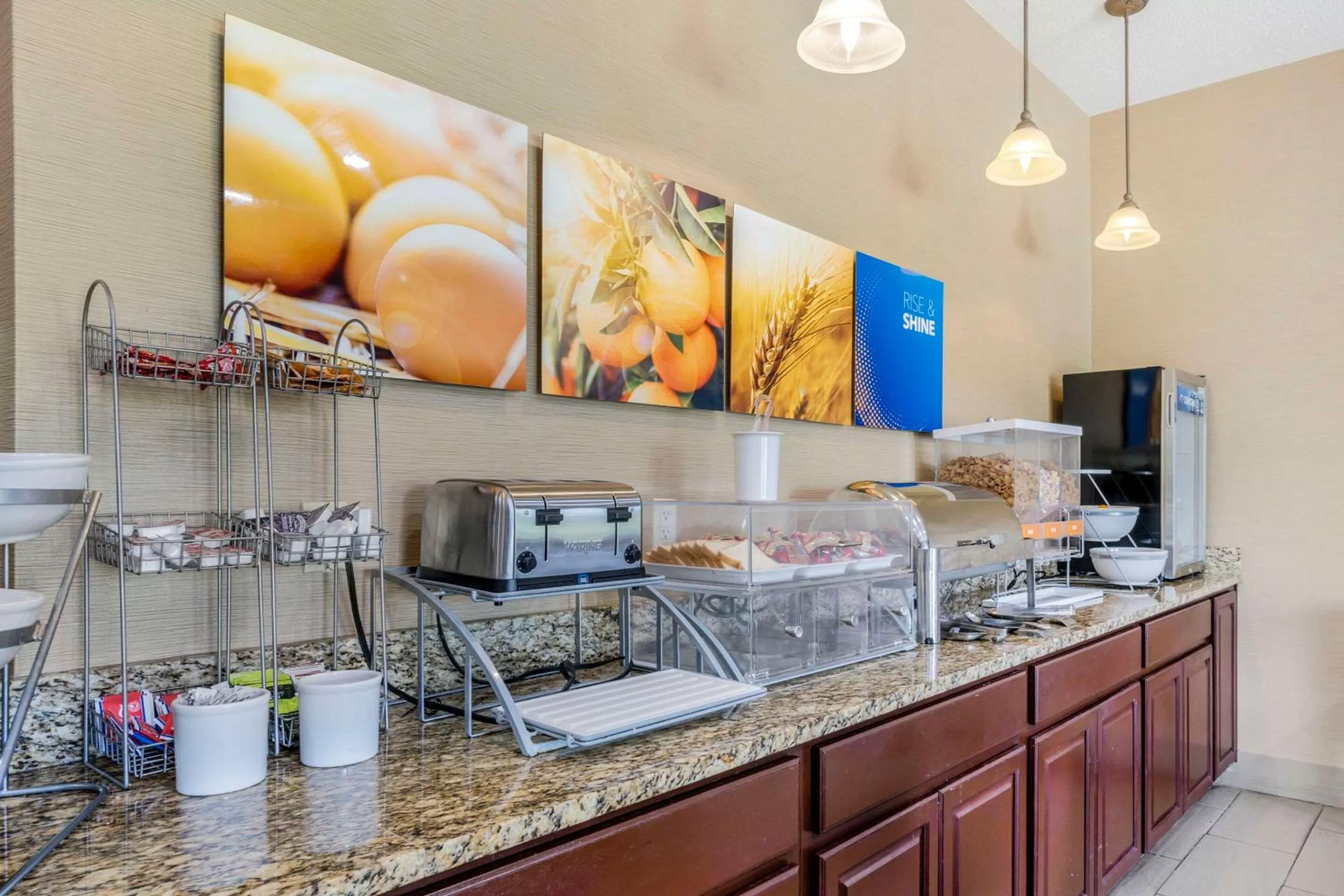 Breakfast in Comfort Inn & Suites La Grange - Louisville Area