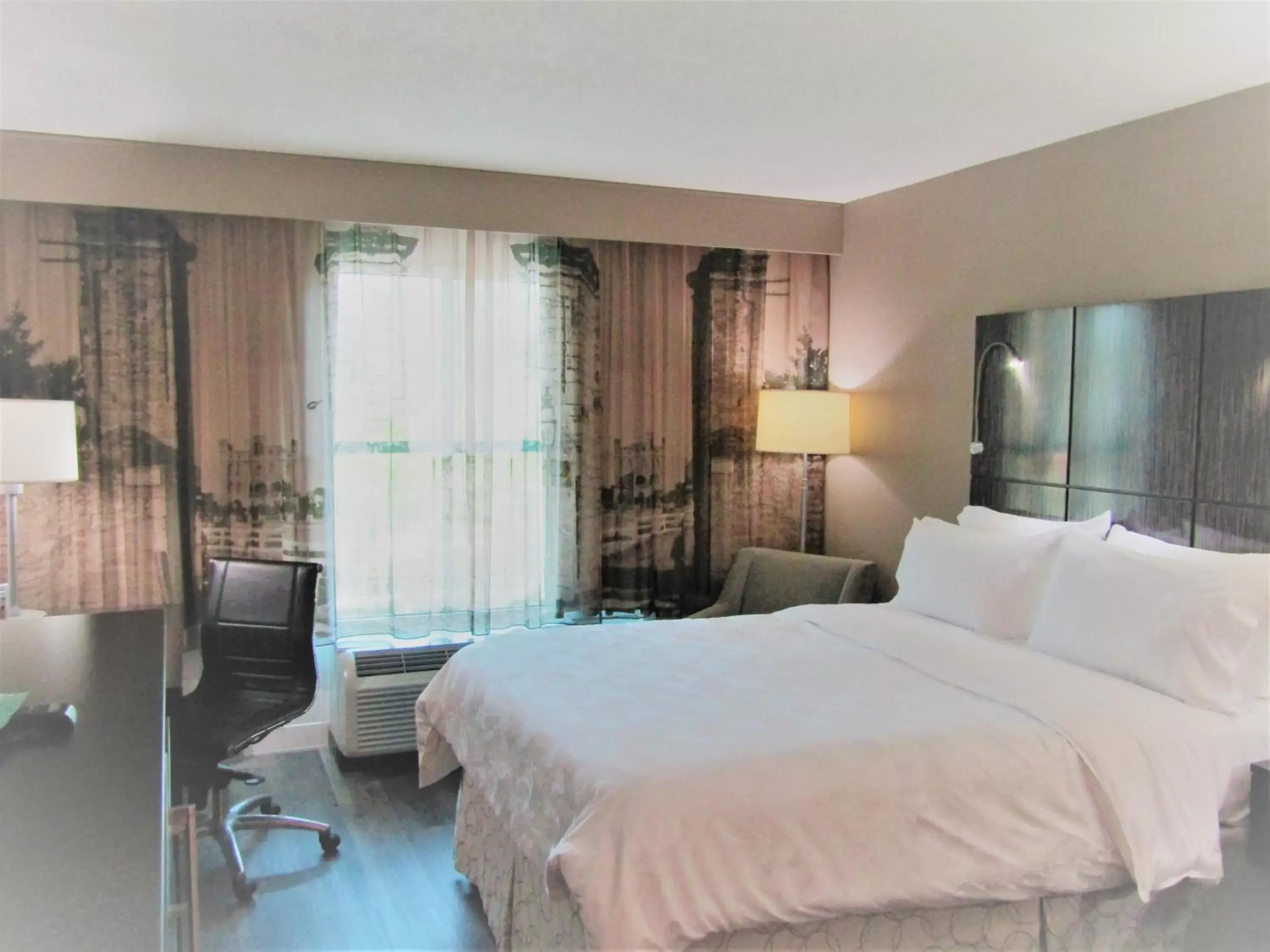 King Room - Non-Smoking in Holiday Inn St. Augustine - Historic, an IHG Hotel King Room - Non-Smoking in Holiday Inn St. Augustine - Historic, an IHG Hotel