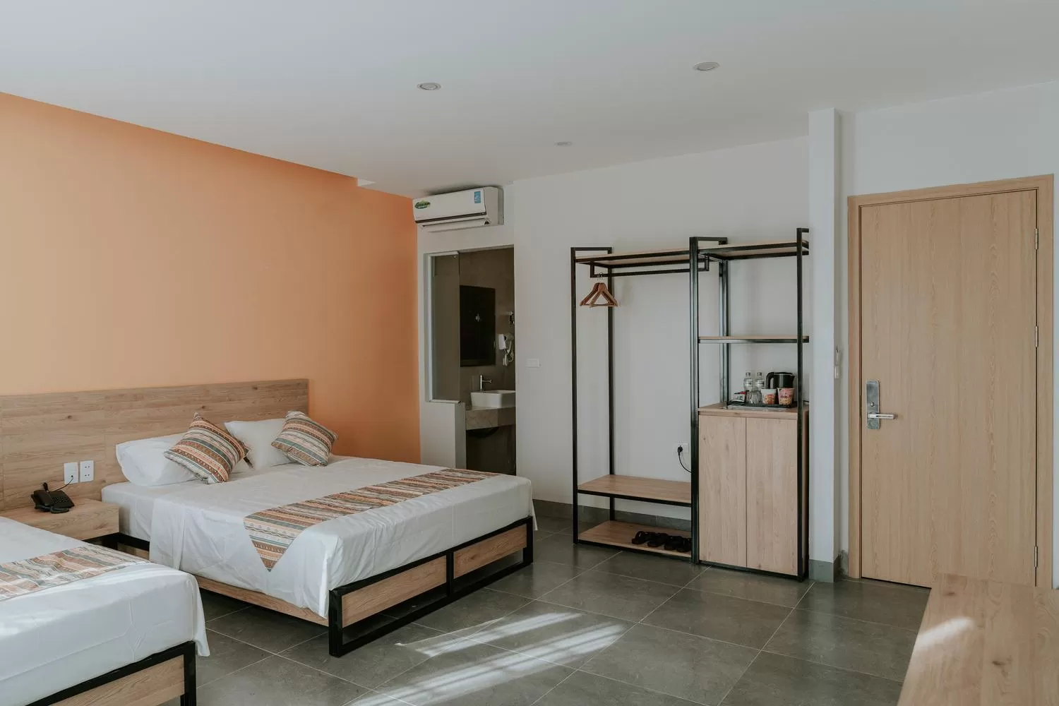 Photo of the whole room in Le Cactus Hotel Ha Long