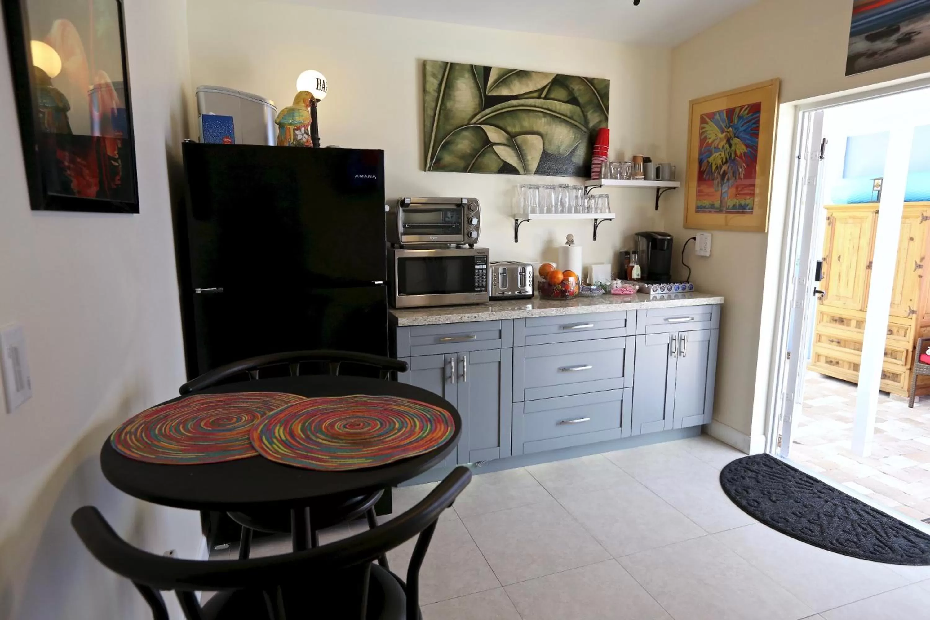 Breakfast in Fantasy Island Inn, Caters to Men