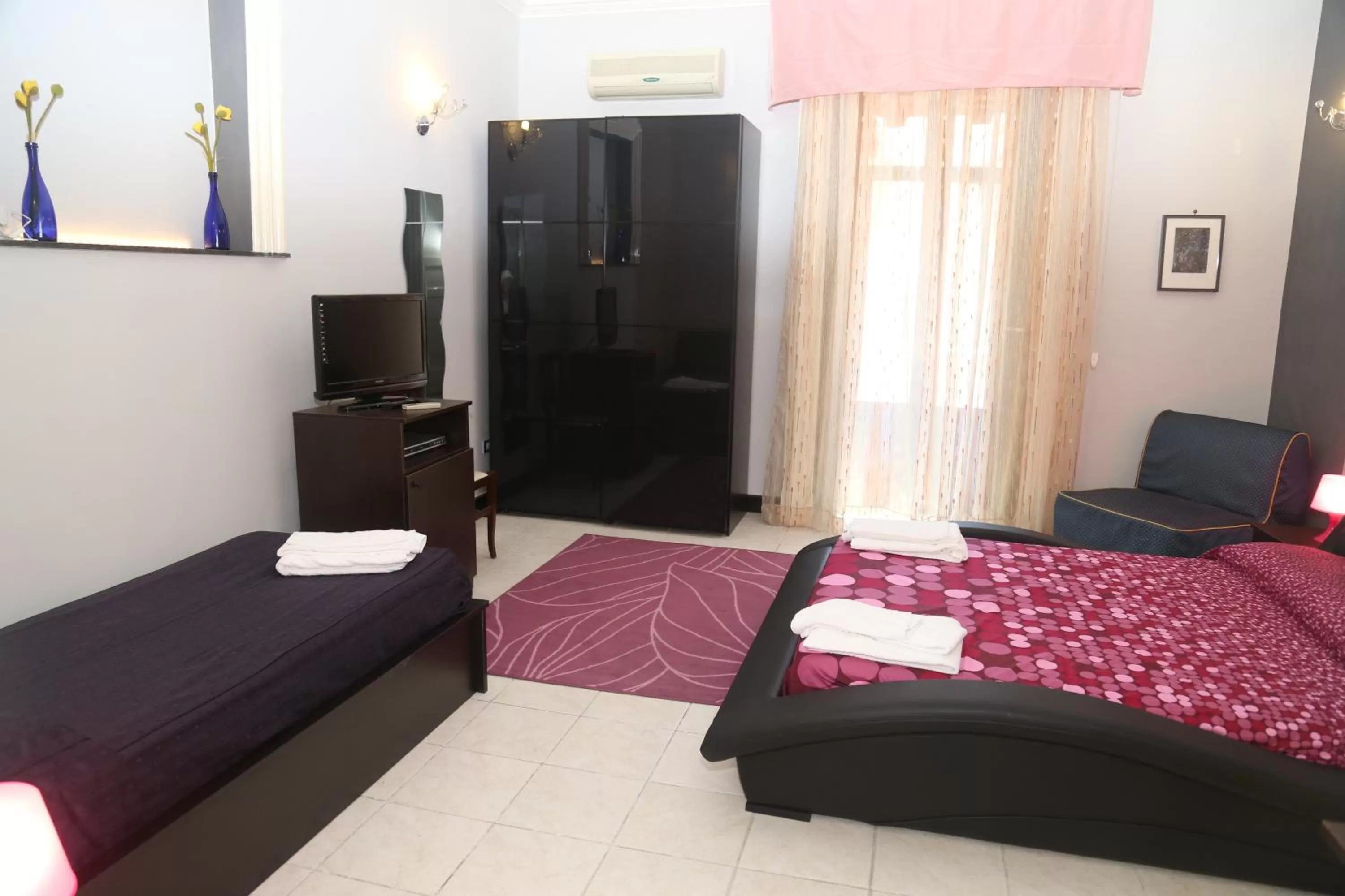 Bed in Hotel Sangiuliano 132 centro storico Catania