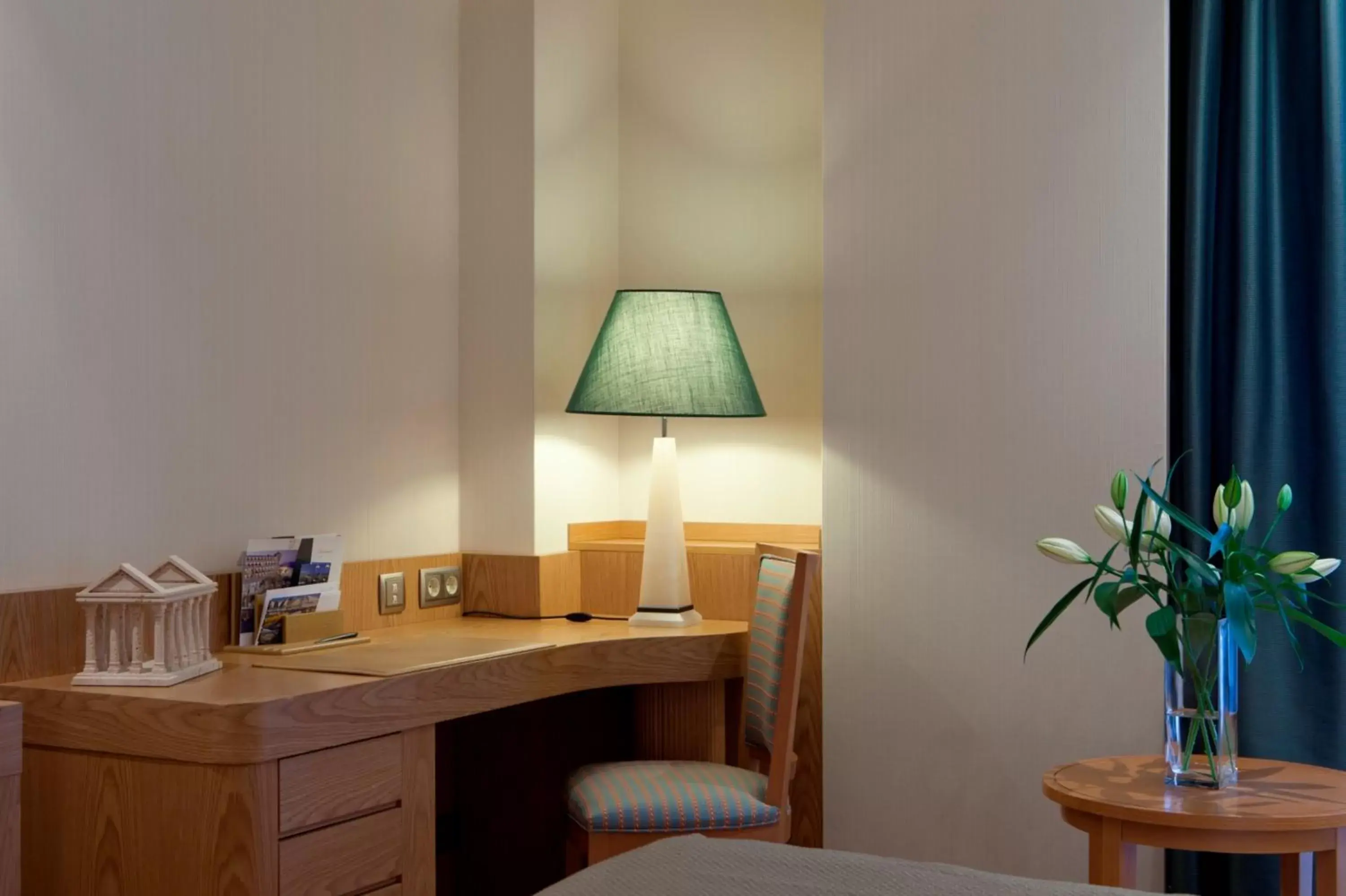 Classic Double or Twin Room with City View in Las Arenas Balneario Resort Classic Double or Twin Room with City View in Las Arenas Balneario Resort