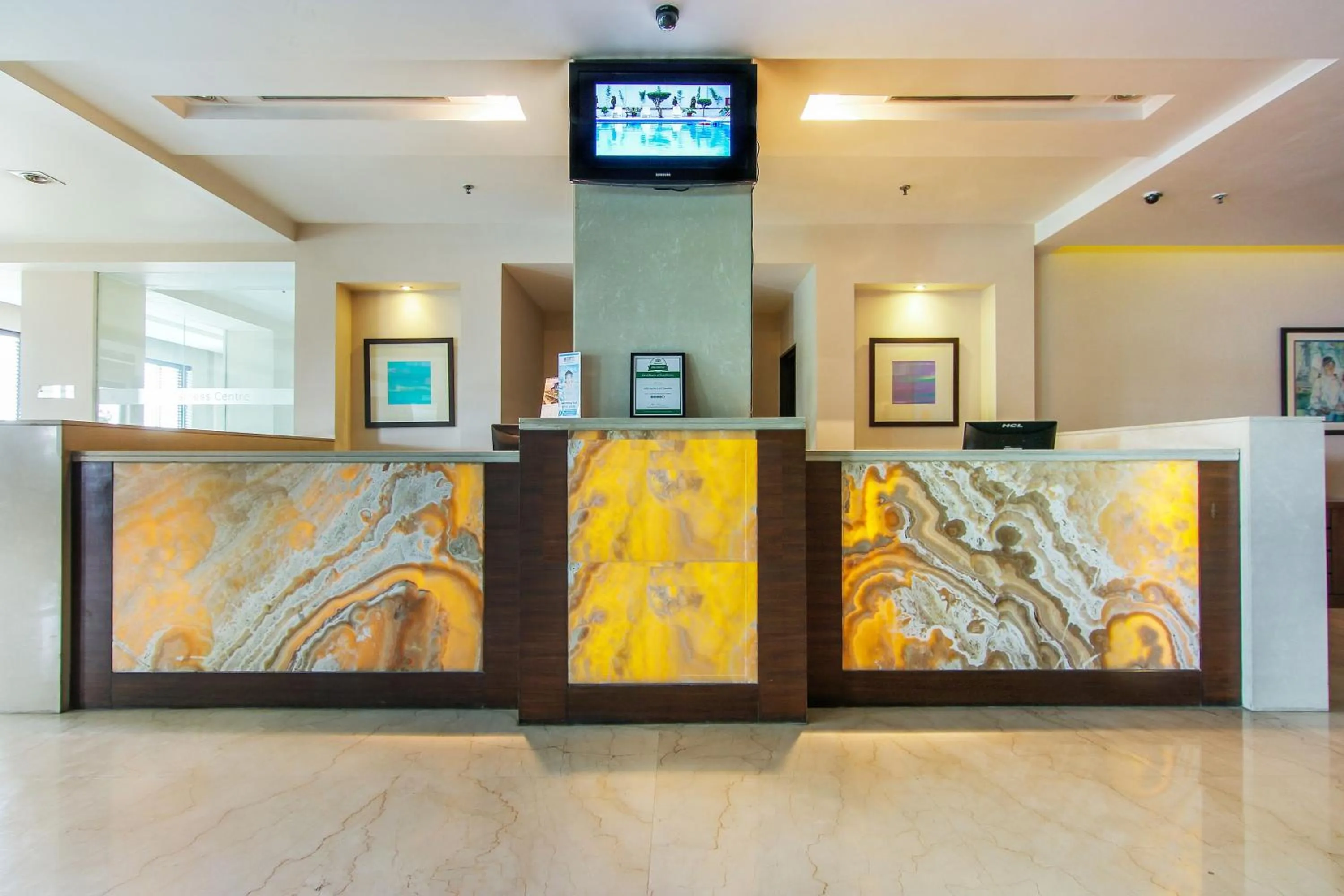 Lobby or reception in Vibe By The LaLiT Traveller