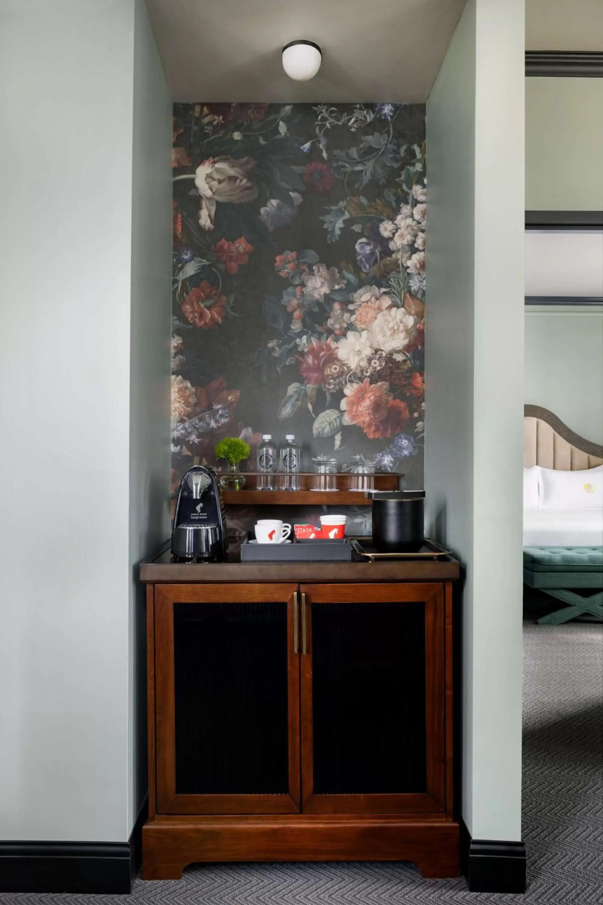 Photo of the whole room, Bed in The Candler Hotel Atlanta, Curio Collection by Hilton