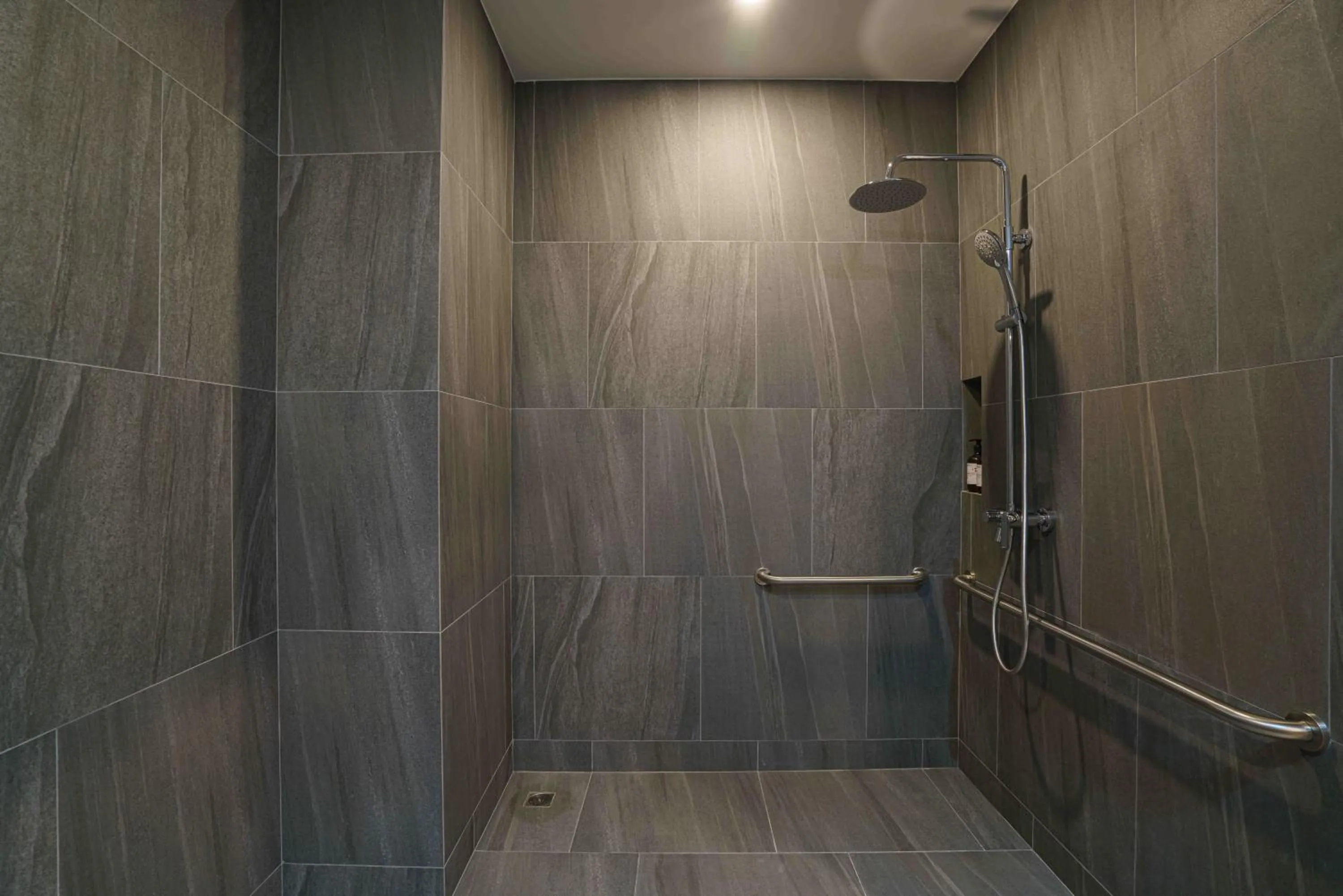 Shower in HOMA Phuket Town