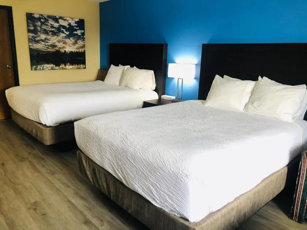 Family, Bed in wallaceburg inn