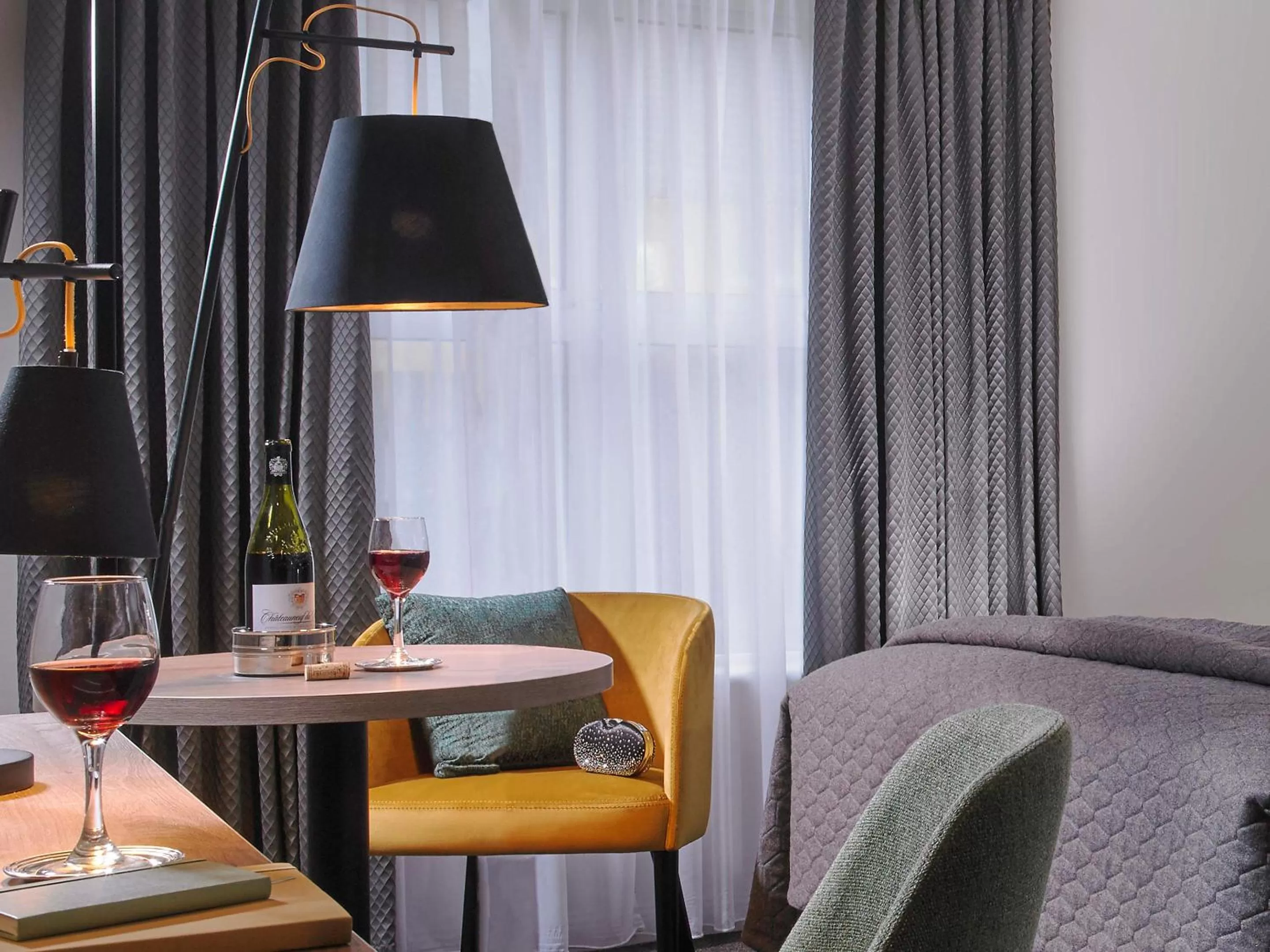 Seating area in Shannon Springs Hotel