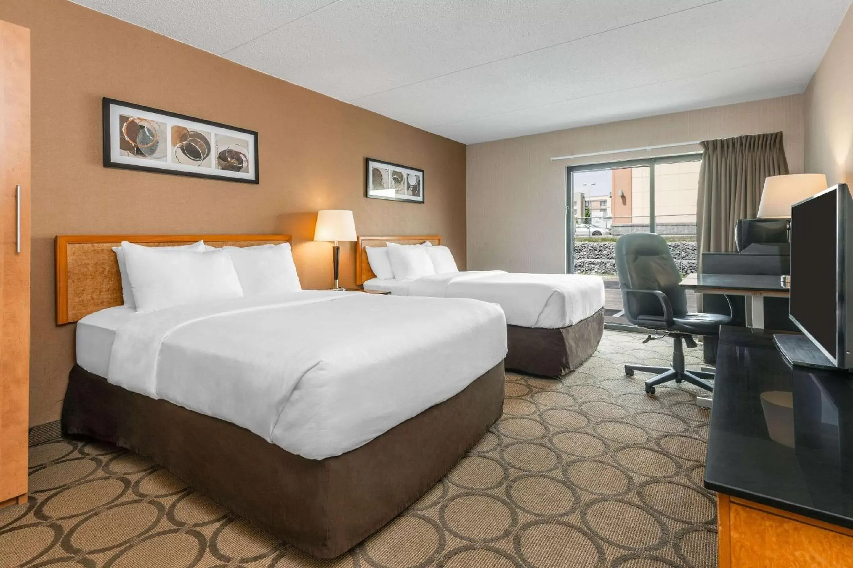 Standard Room with Two Double Beds - Parking Area View in Comfort Inn Corner Brook Standard Room with Two Double Beds - Parking Area View in Comfort Inn Corner Brook