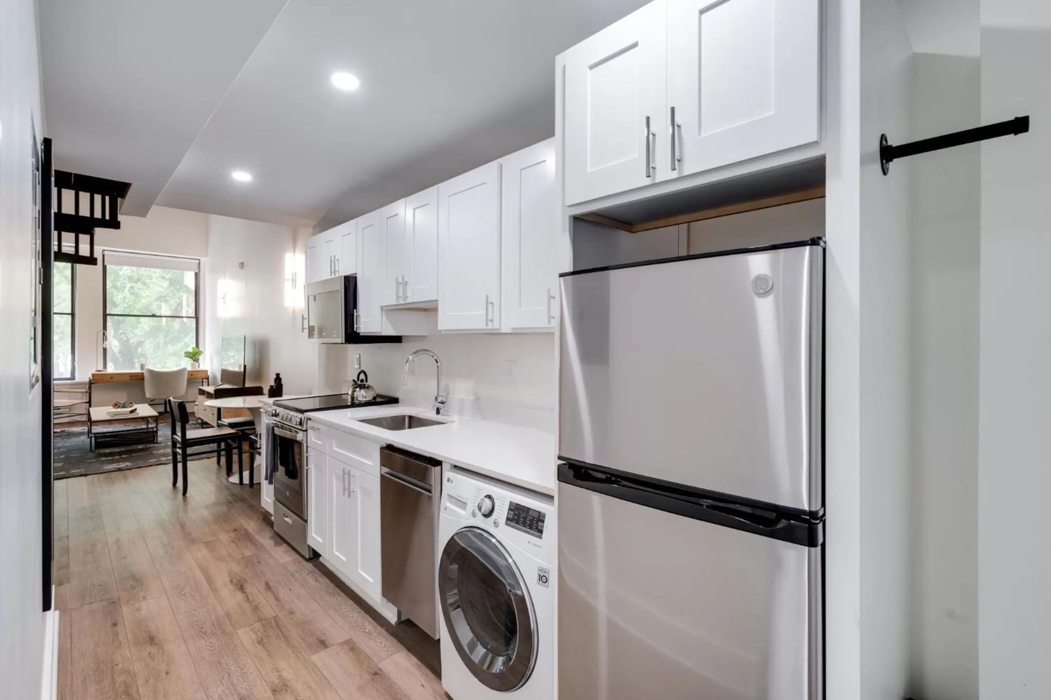 Kitchen or kitchenette in The Ledger Residences by Sosuite - Old City