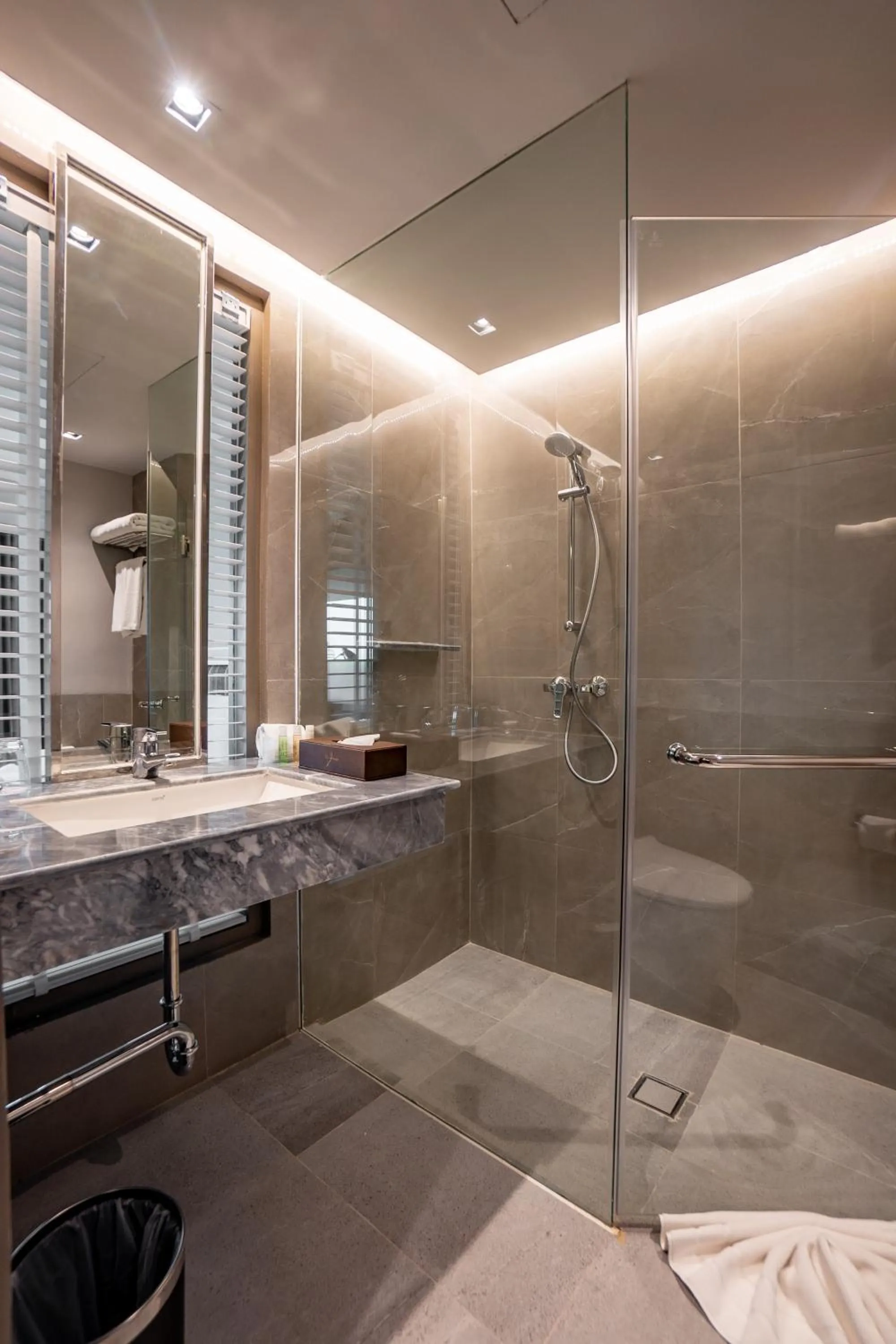 Bathroom in The Grand Riverside Hotel