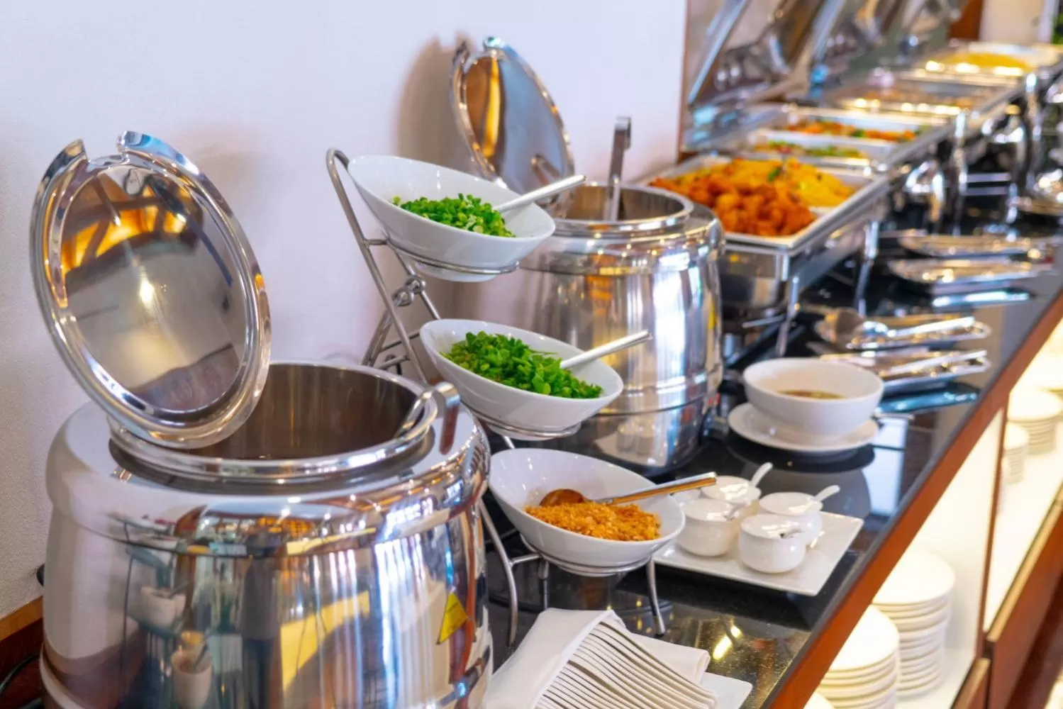 Buffet breakfast in Phra Singh Village