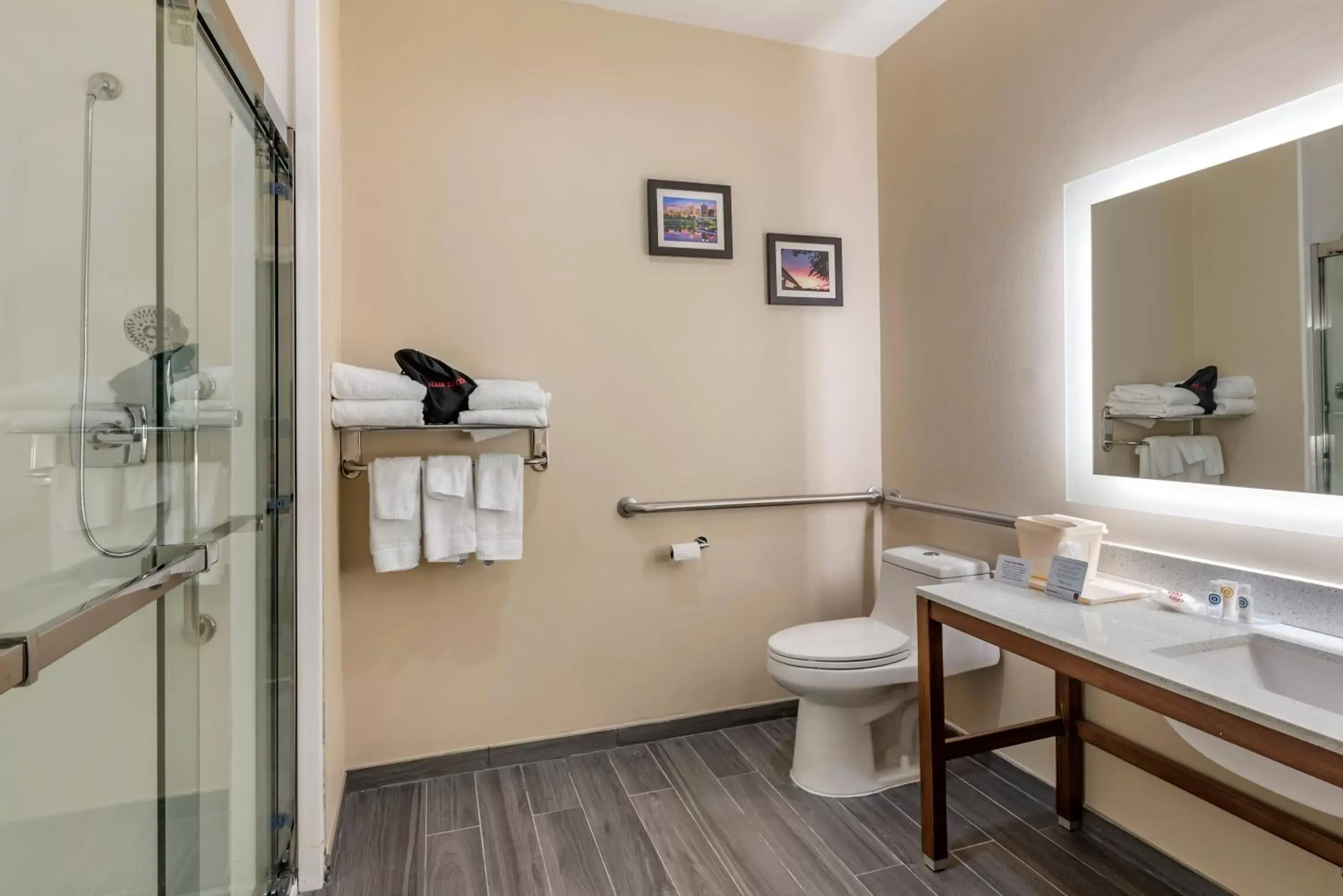 Suite with Two Queen Beds - Accessible/Non-Smoking in Comfort Suites West Memphis I-40 I-55 Suite with Two Queen Beds - Accessible/Non-Smoking in Comfort Suites West Memphis I-40 I-55