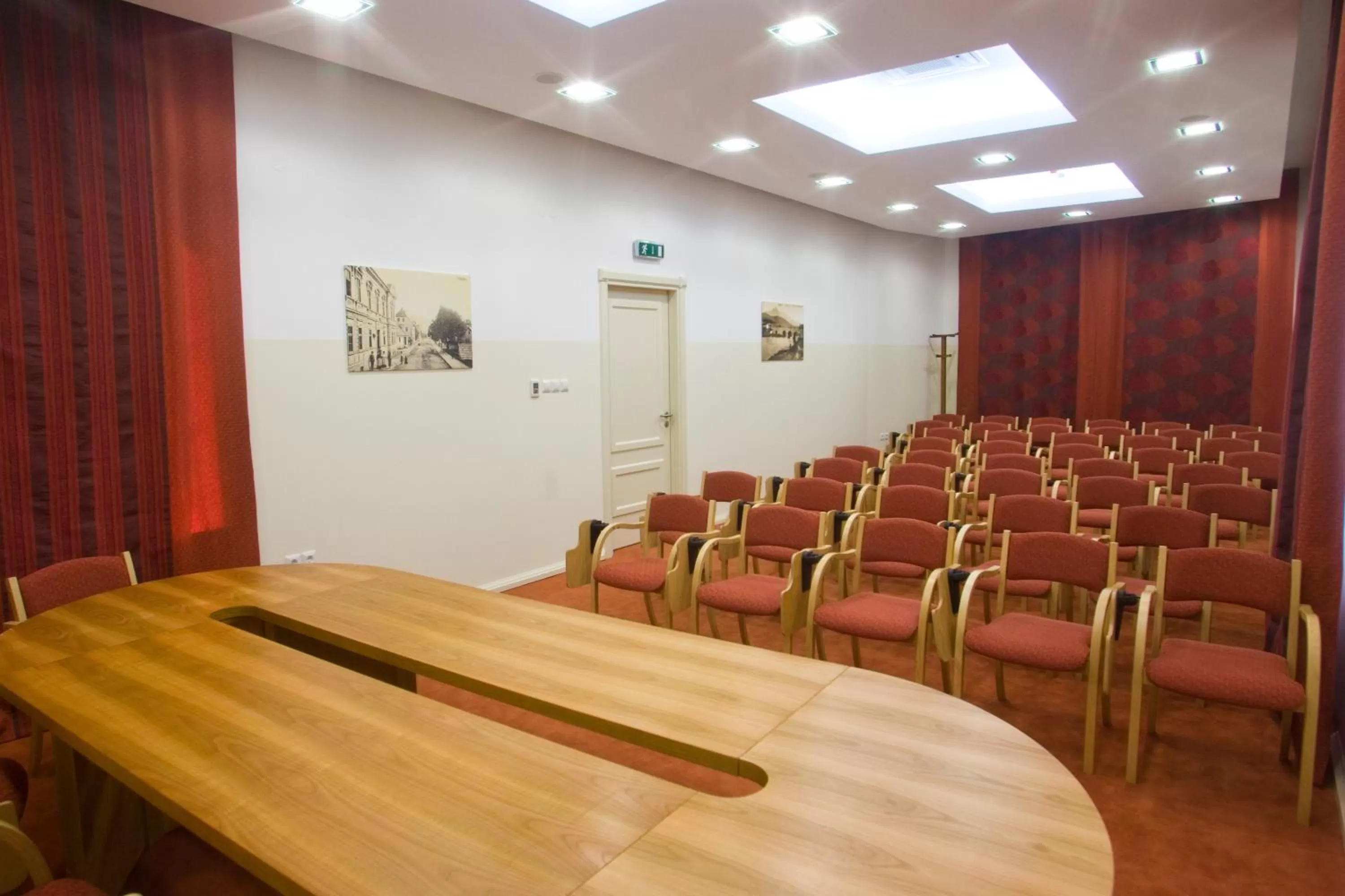 Business facilities in Heritage Hotel Frankopan
