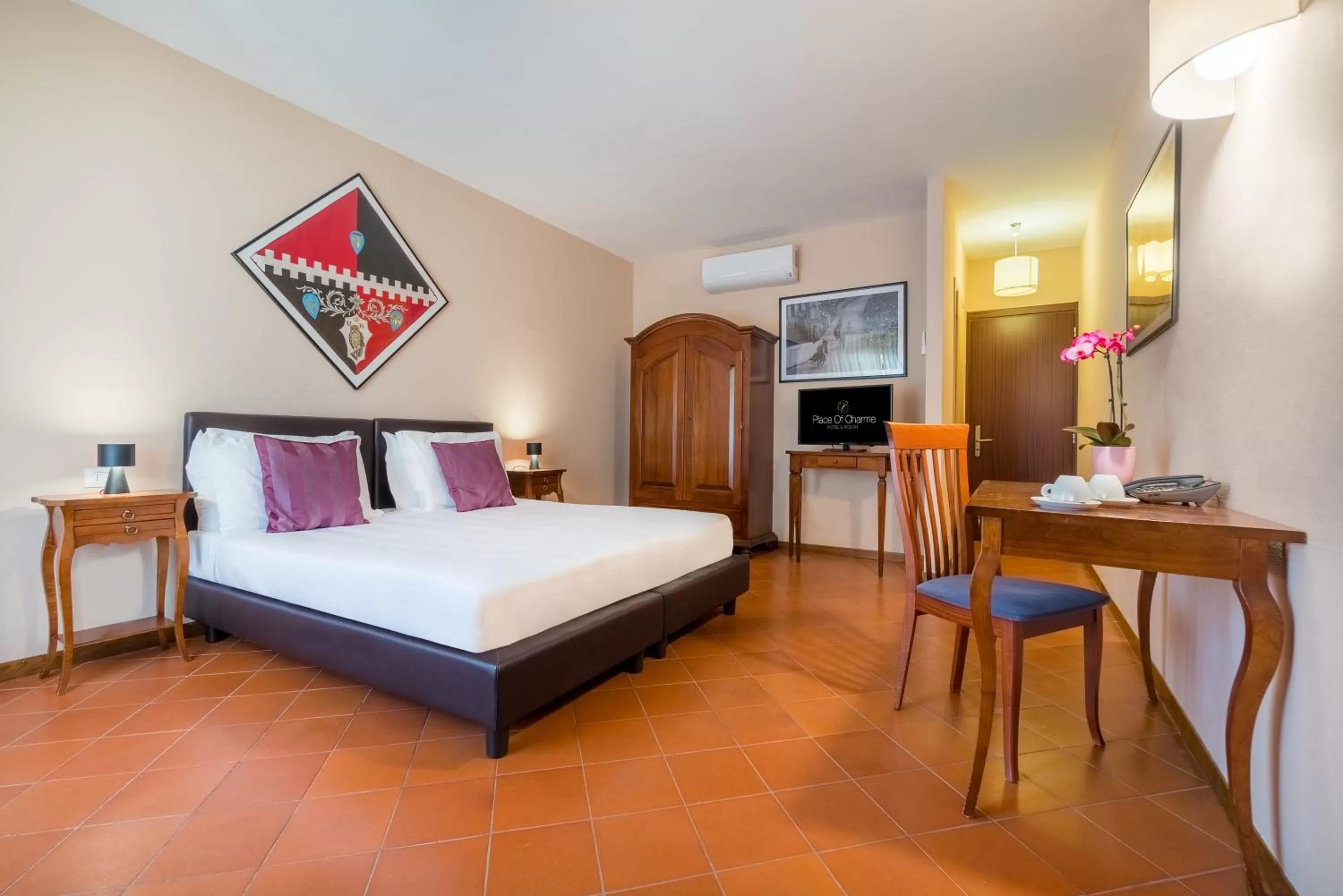 Bed in Certosa di Pontignano Residenza d'Epoca - Place of Charme