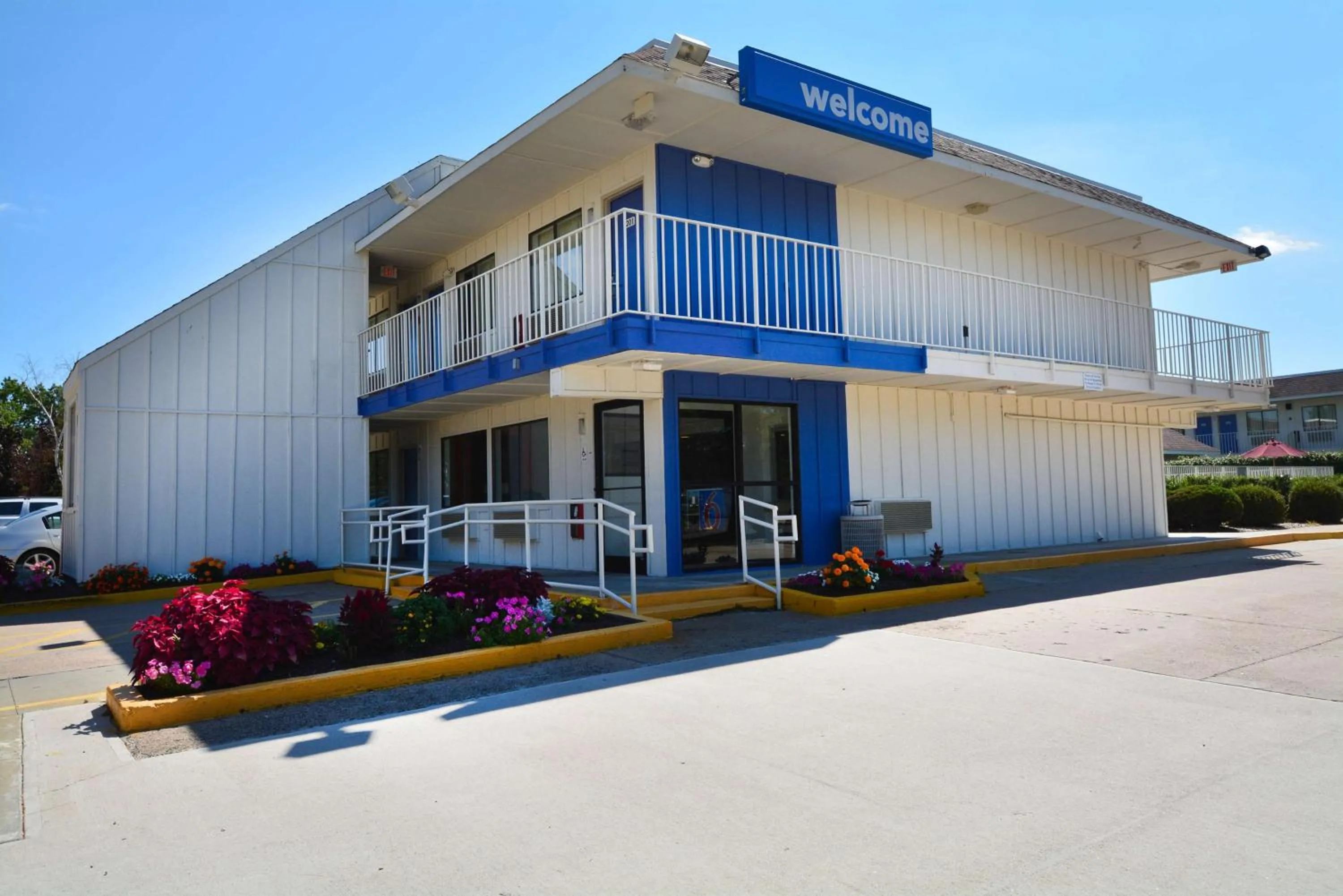 Property building in Motel 6-Windsor Locks, CT - Hartford