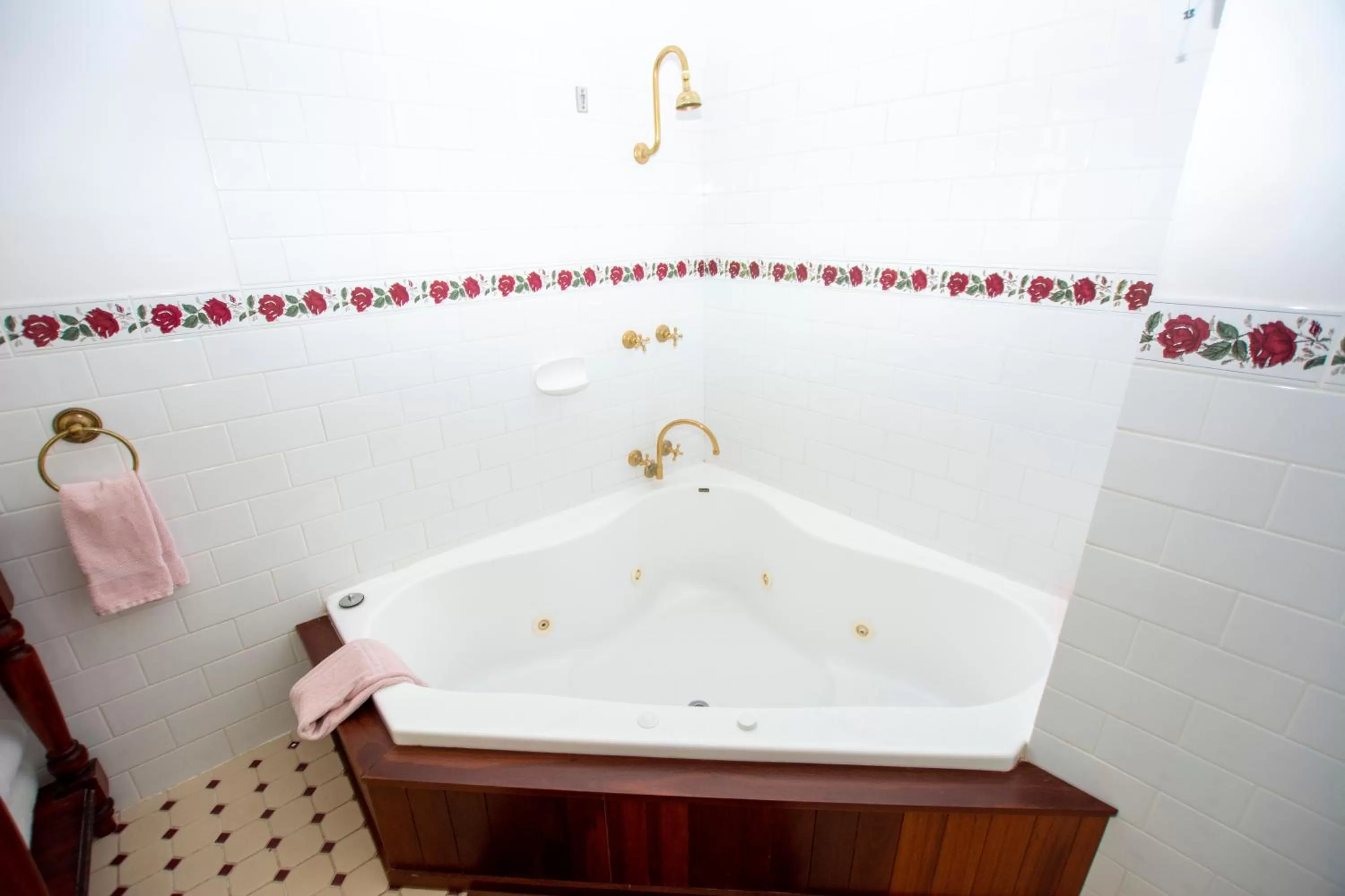 Spa and wellness centre/facilities in Rosebridge House Bed & Breakfast Adult Retreat