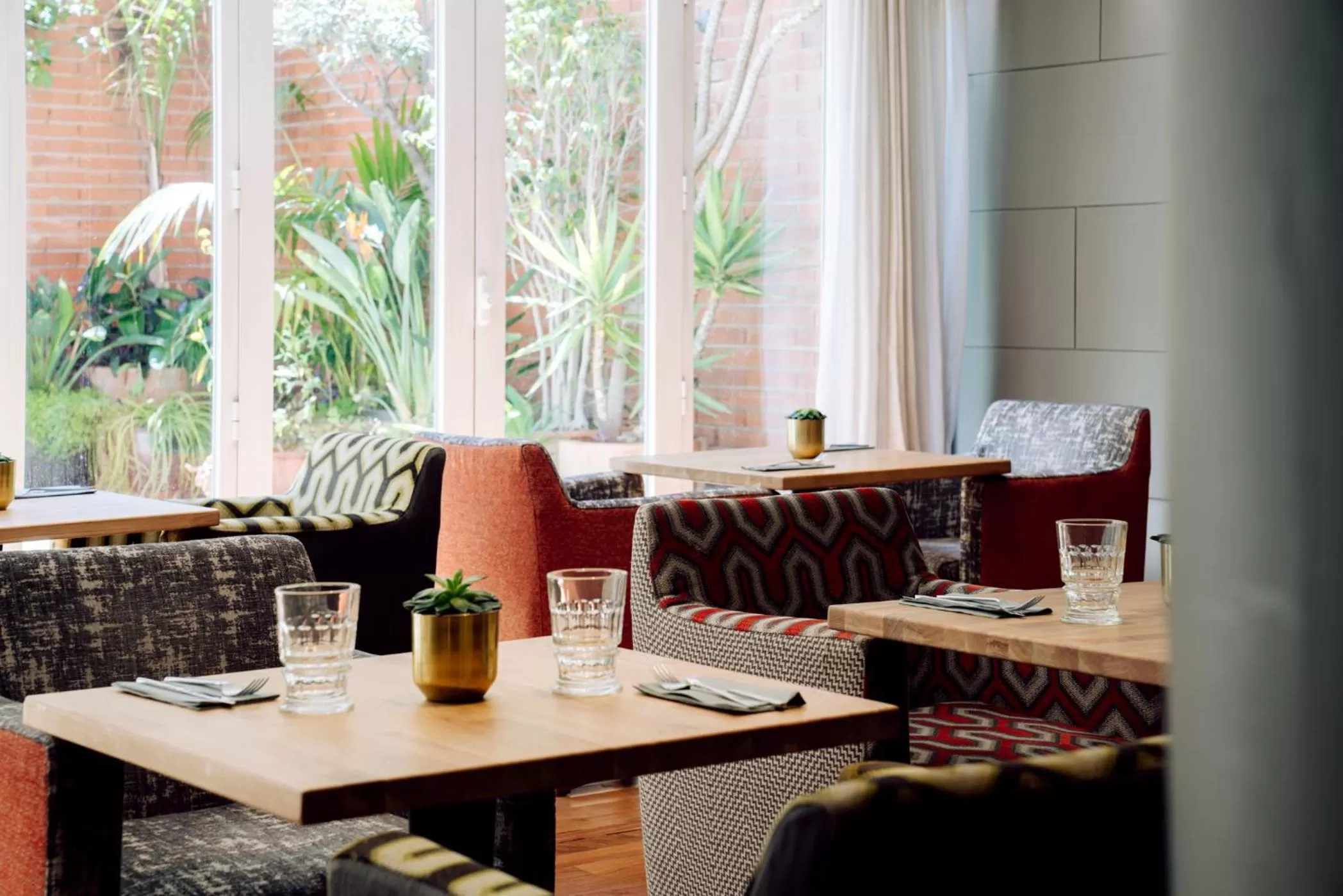 Lounge or bar in Chic & Basic Velvet