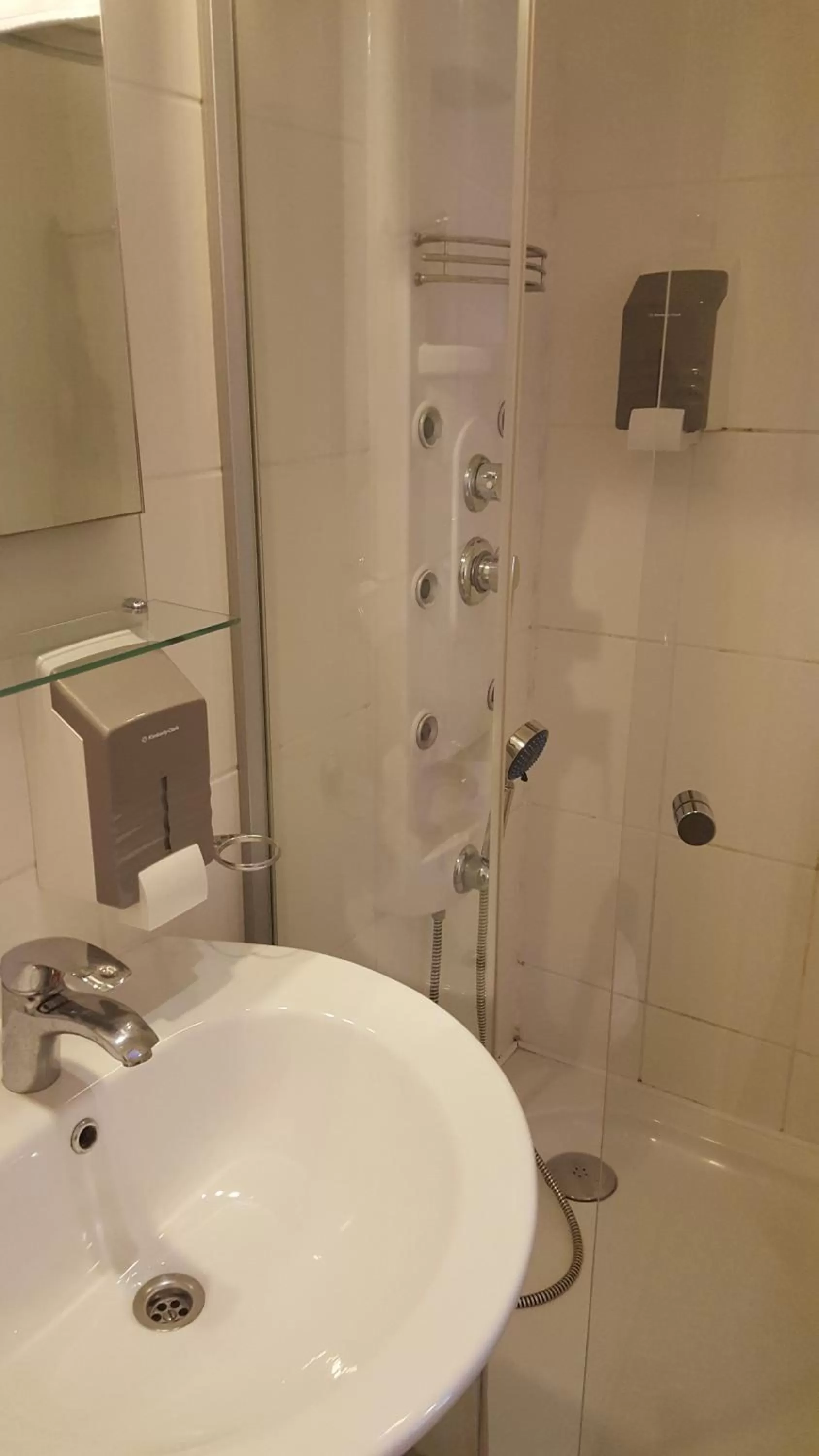 Shower in Sunset Hotel