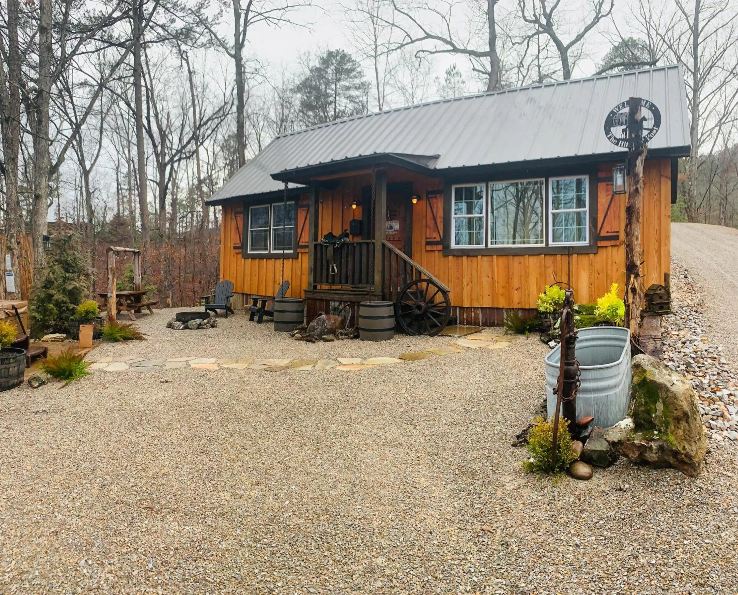 Natural landscape, Property Building in Fox Pass Cabins