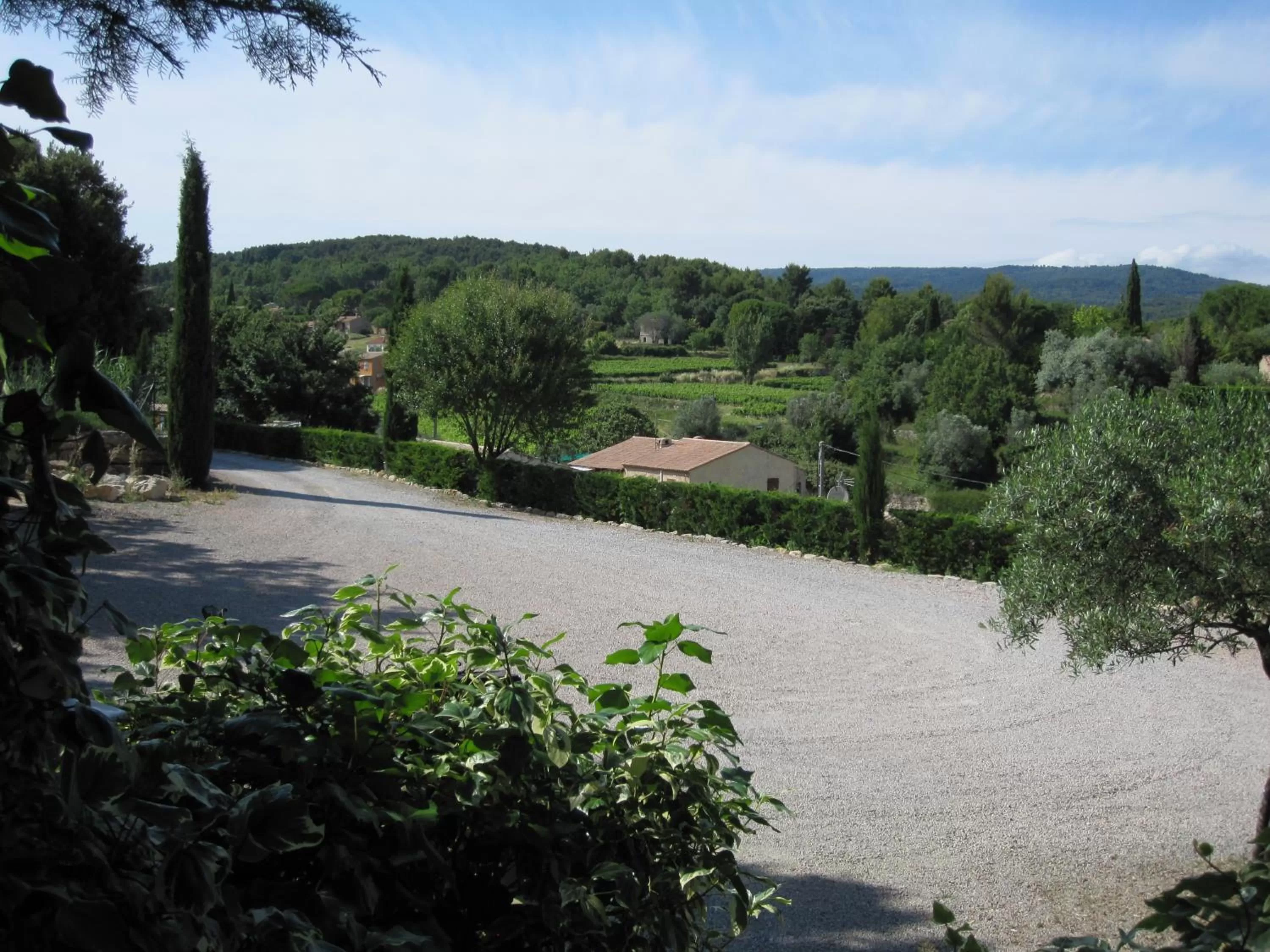Area and facilities in La Vieille Bastide