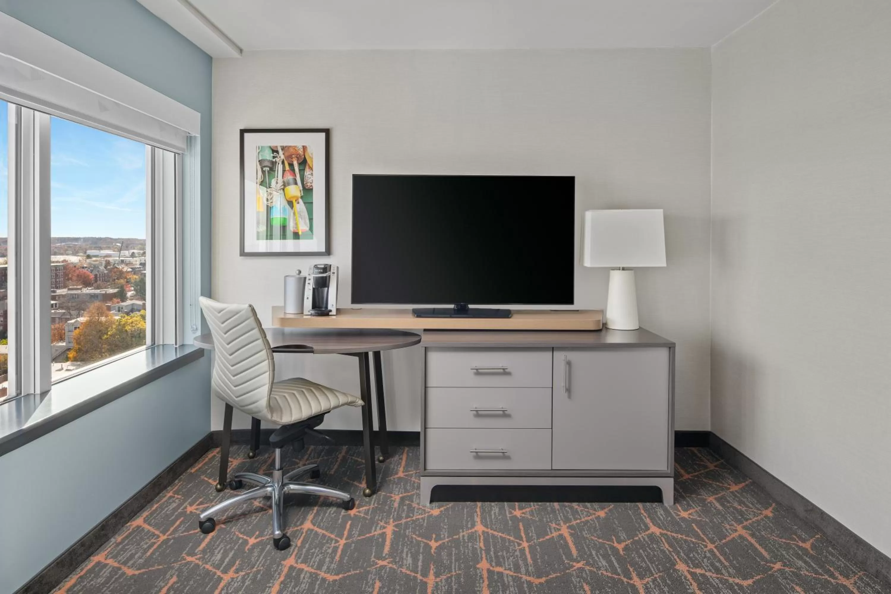 TV and multimedia in Holiday Inn Portland-By the Bay by IHG
