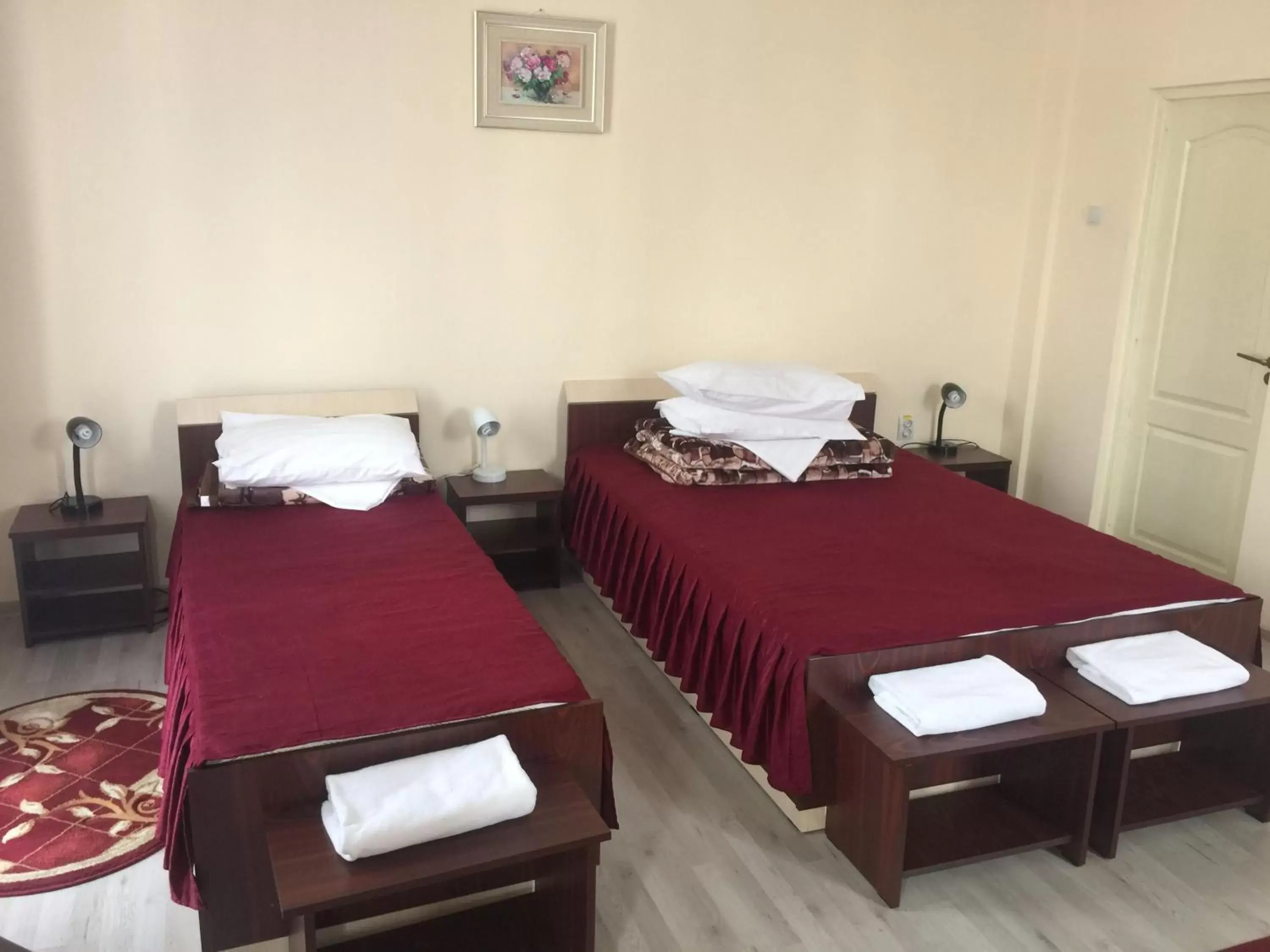 Triple Economy in Hotel Continental City Center Triple Economy in Hotel Continental City Center