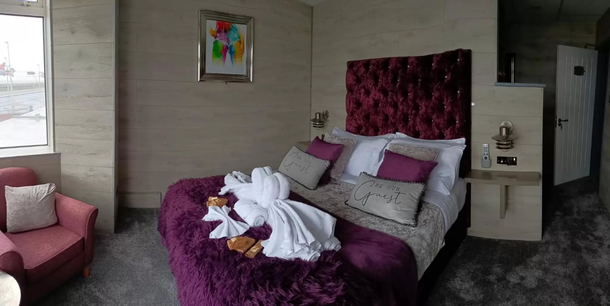 Bedroom, Bed in Kings Boutique Hotel