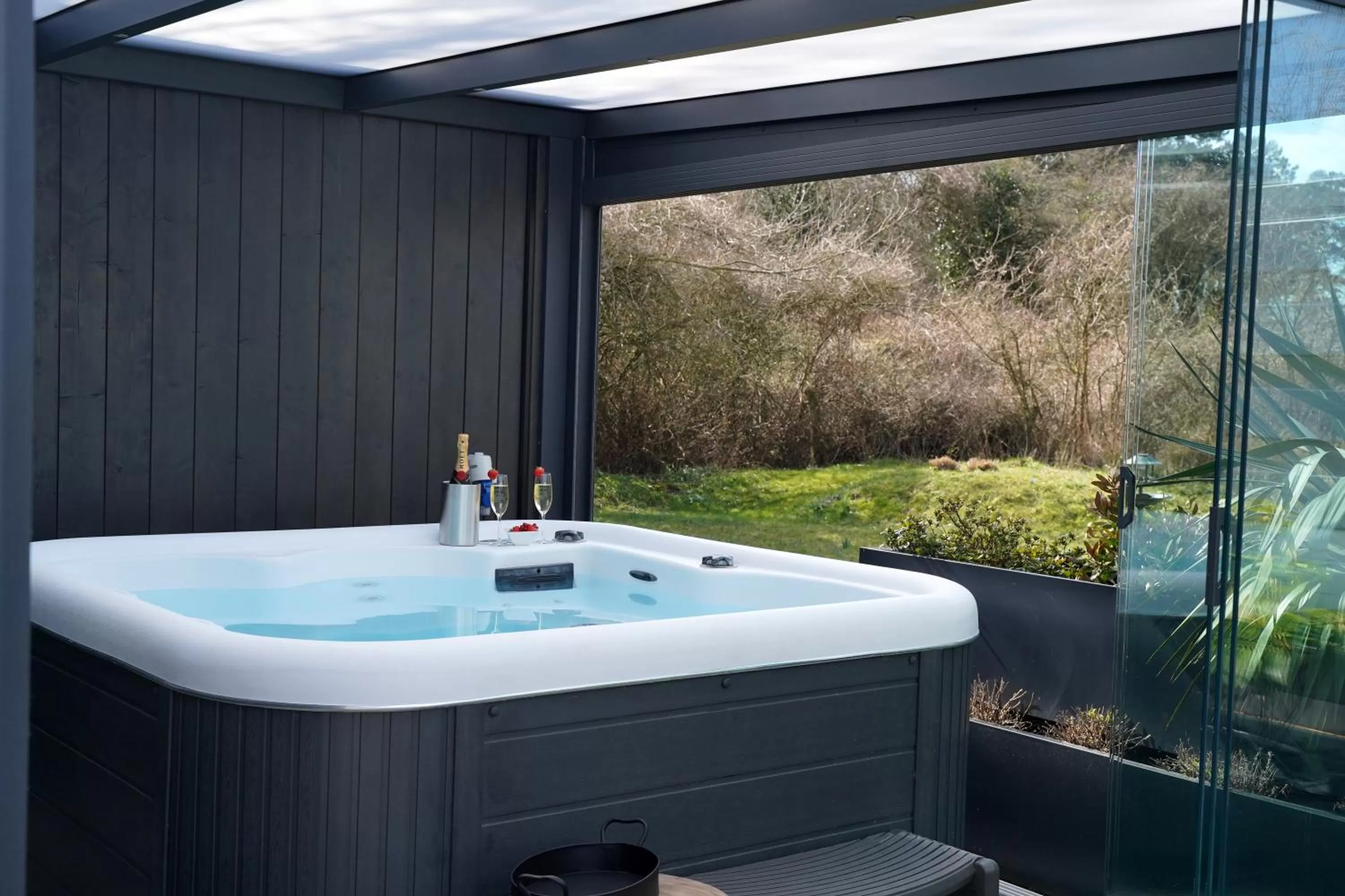 Spa and wellness centre/facilities in B&B het duinhuisje met jacuzzi