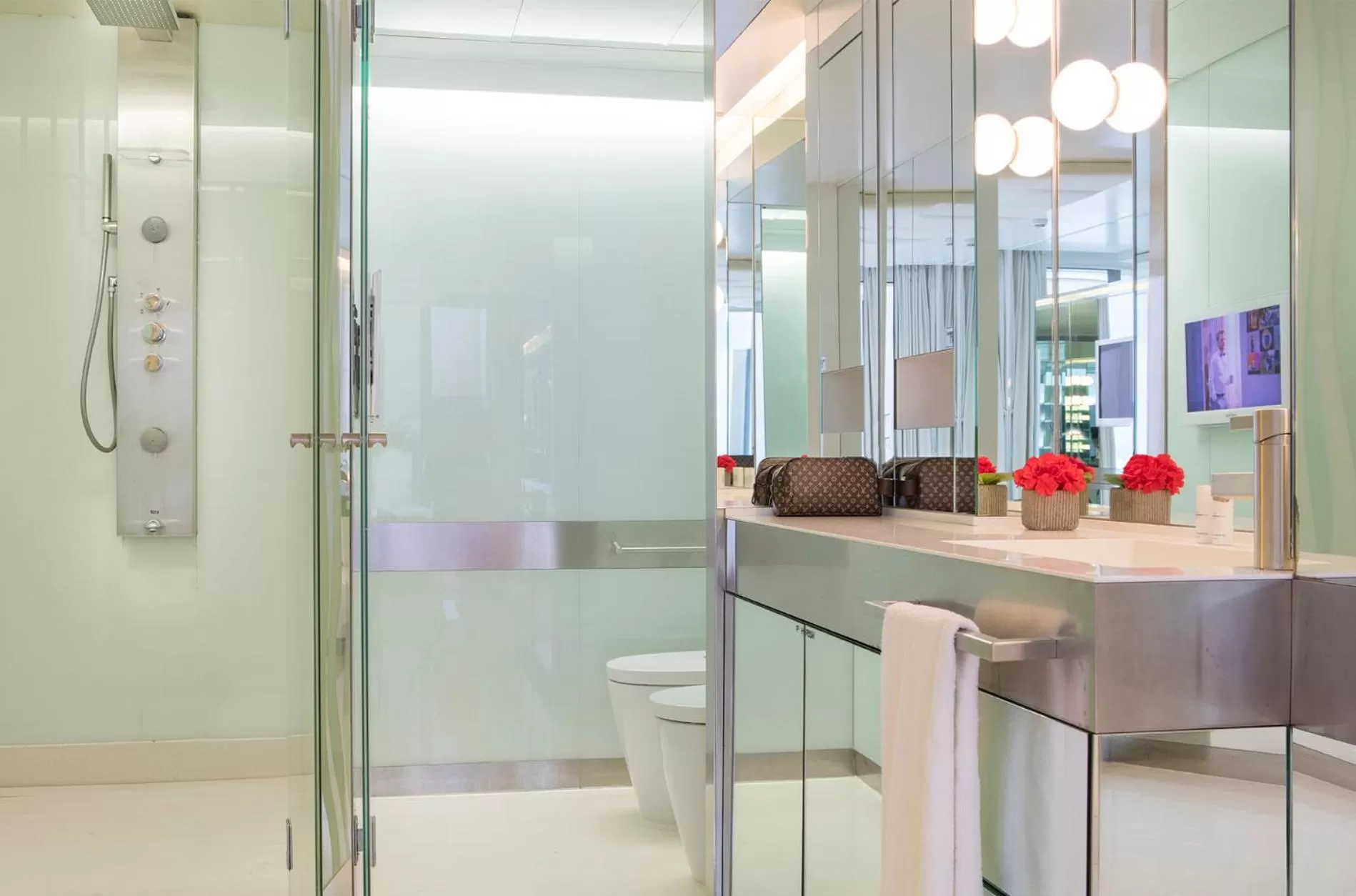 Bathroom in The Mirror Barcelona - Adults Only