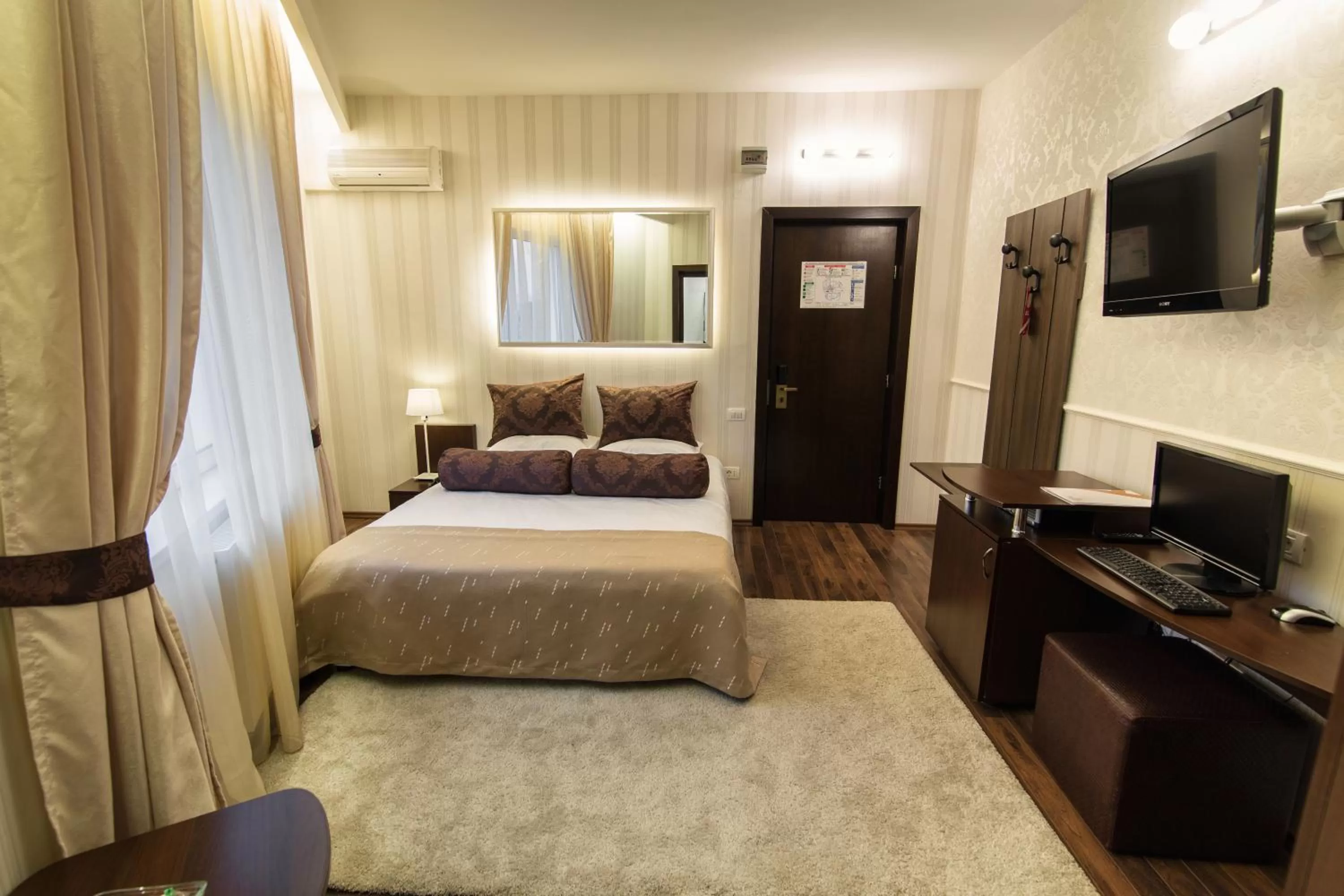 Economy Double Room in Hotel Belvedere