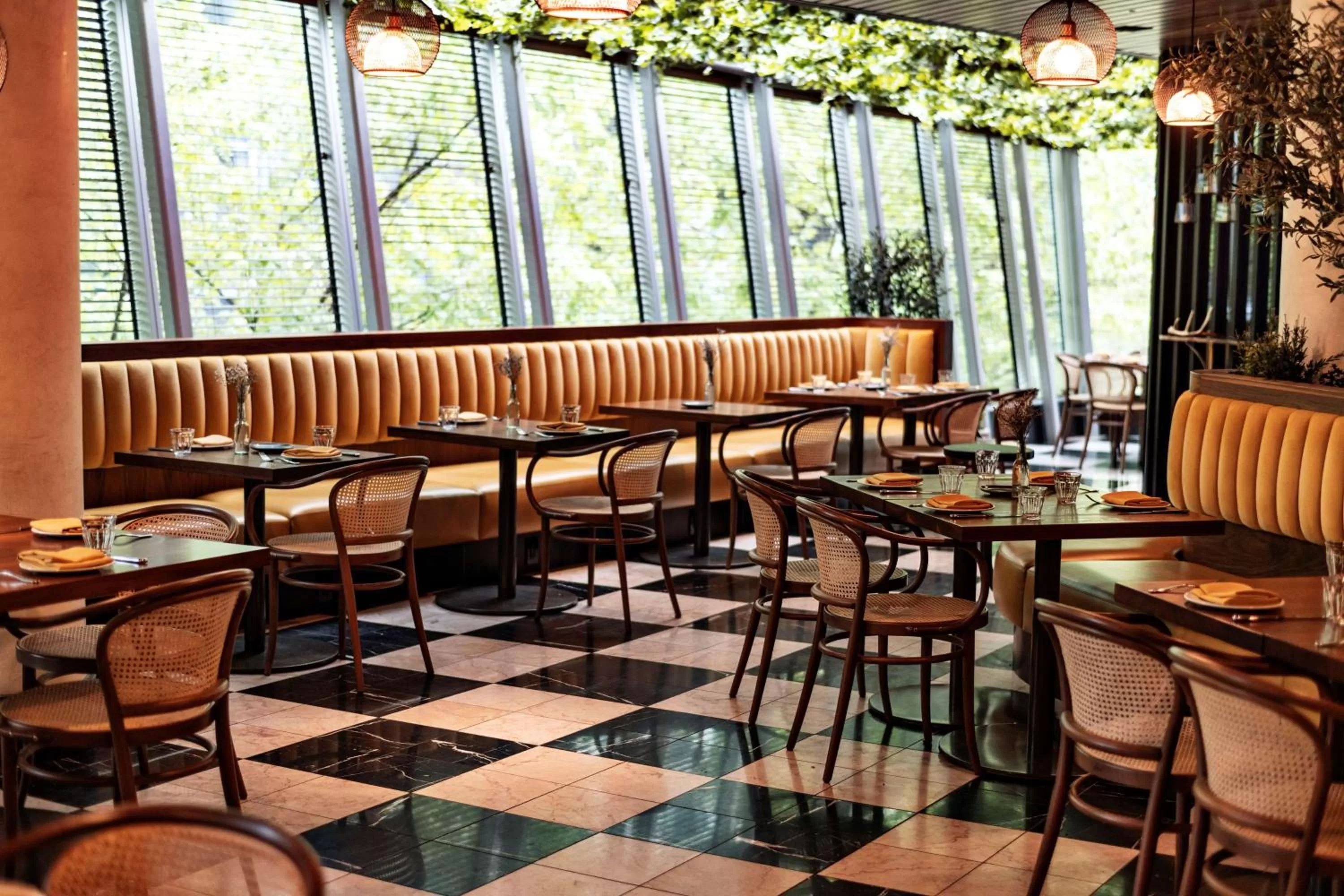 Restaurant/places to eat in Shangri-La Vancouver