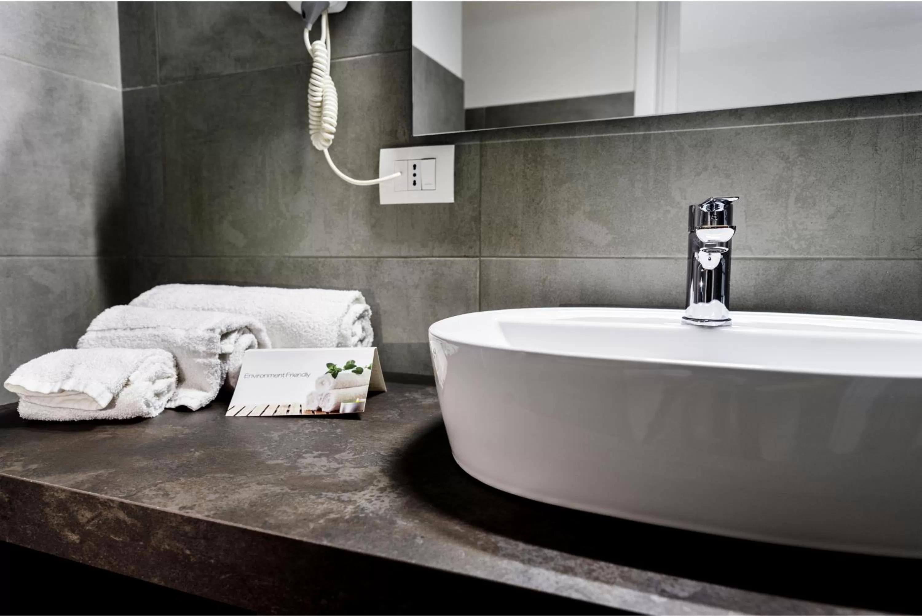 Bathroom in L'Essenza Hotel