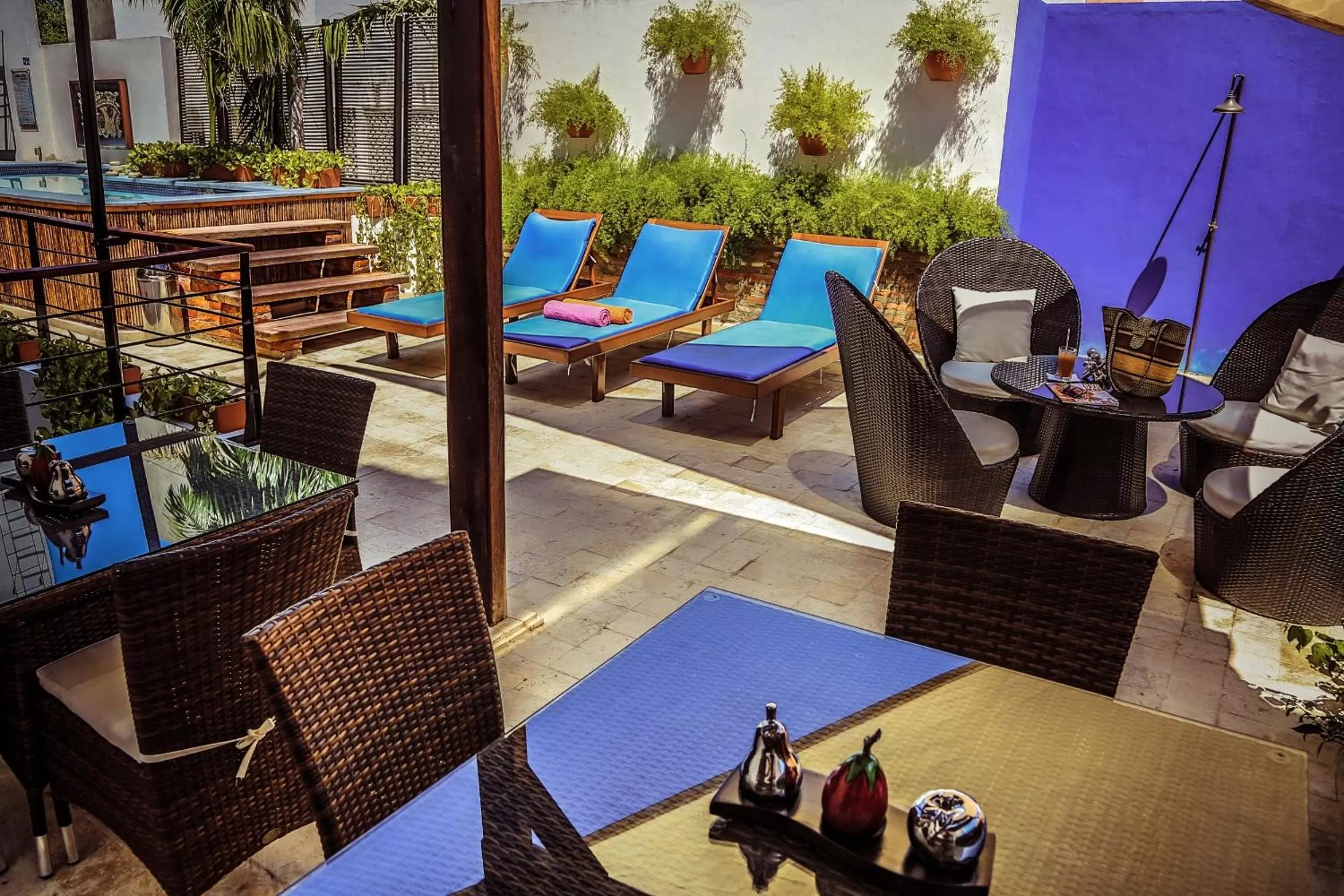 Balcony/Terrace, Swimming Pool in Casa de Isabella, a Kali Hotel