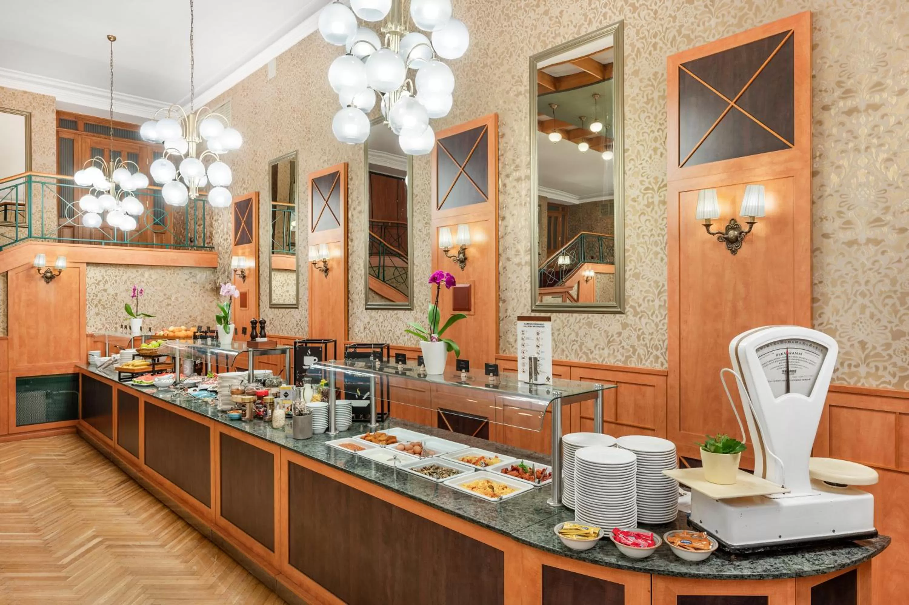 Restaurant/places to eat in Danubius Hotel Raba