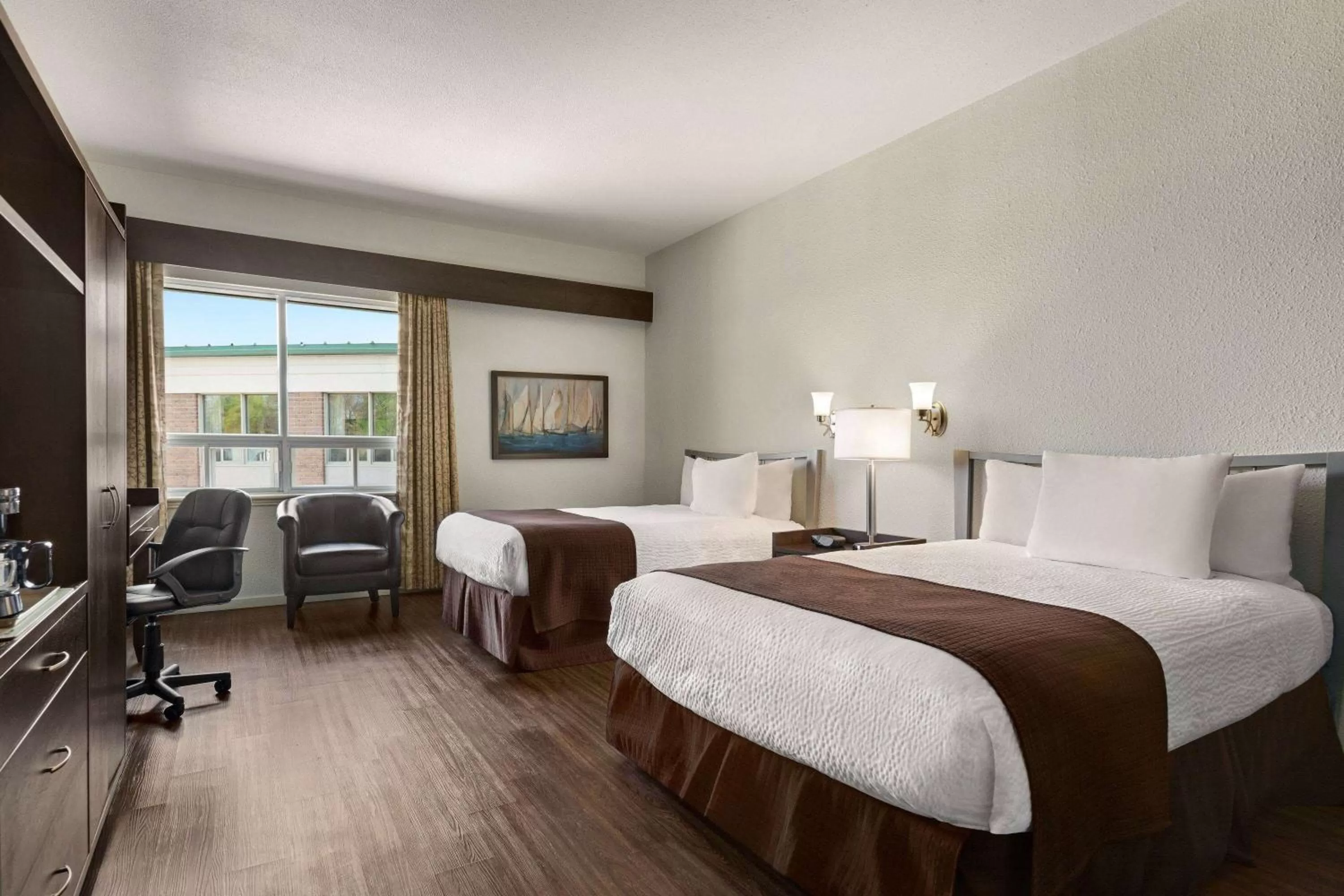 Photo of the whole room, Bed in Days Inn by Wyndham Montmagny