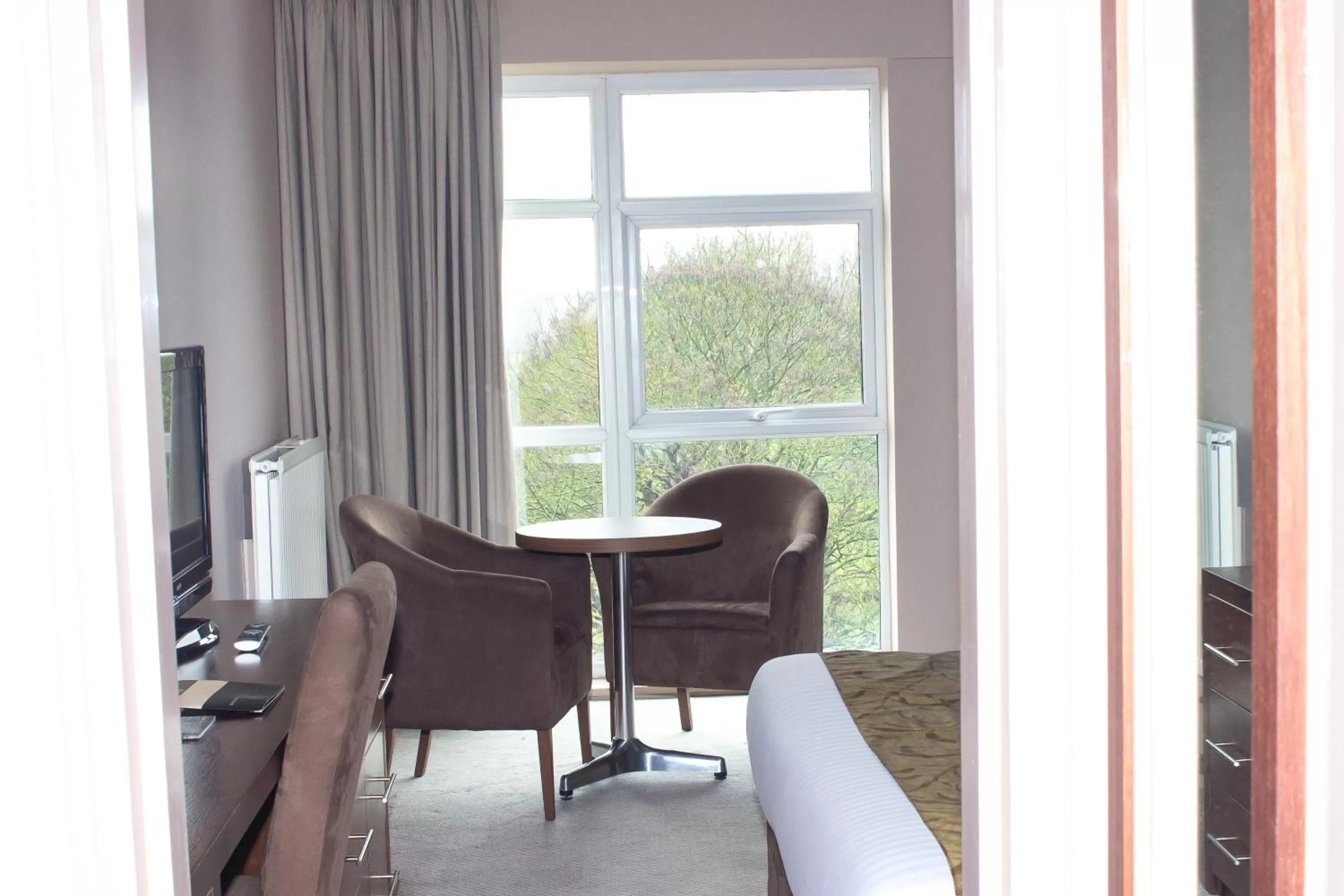 Photo of the whole room in Humber Royal Hotel