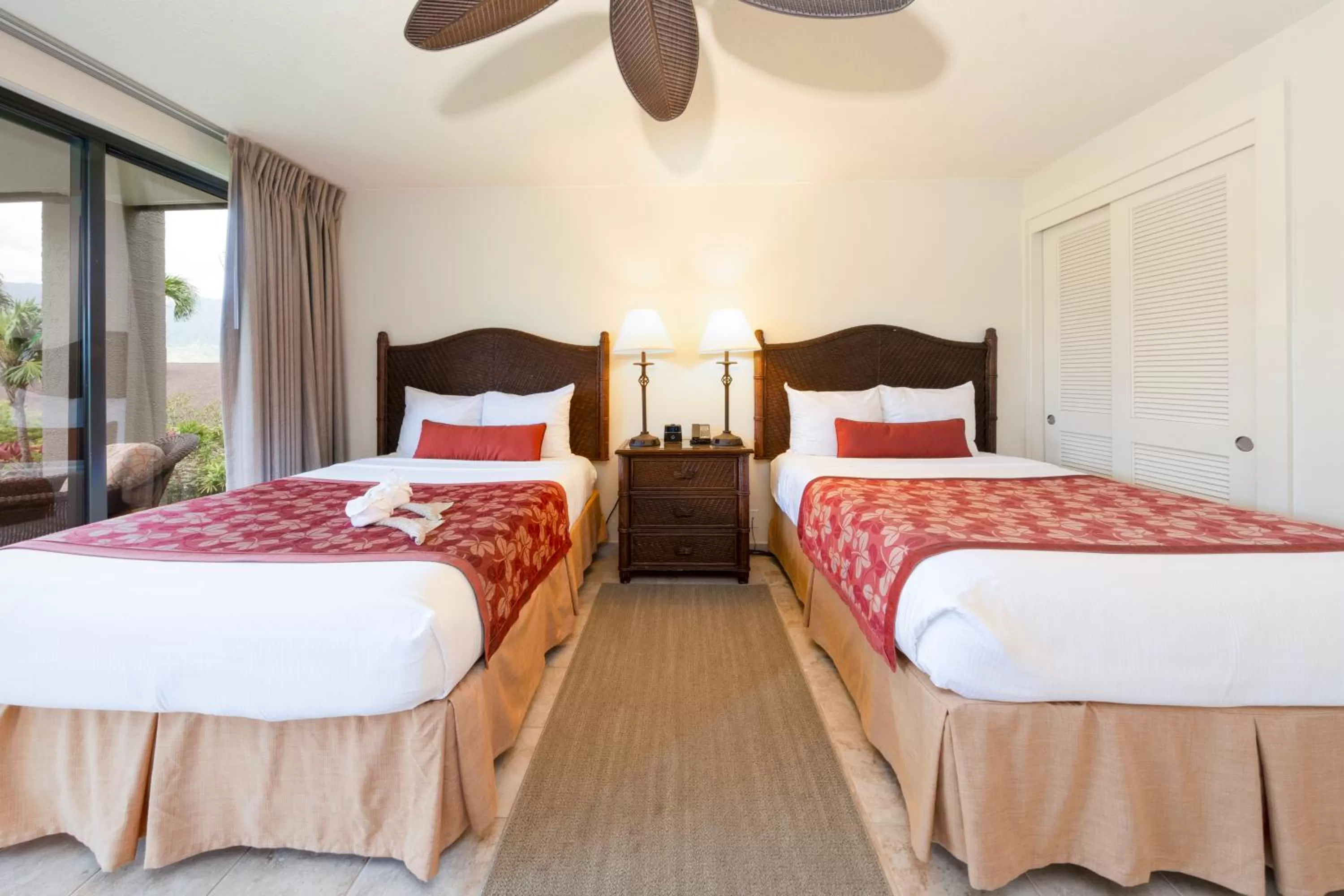 Bedroom, Bed in Hanalei Bay Resort