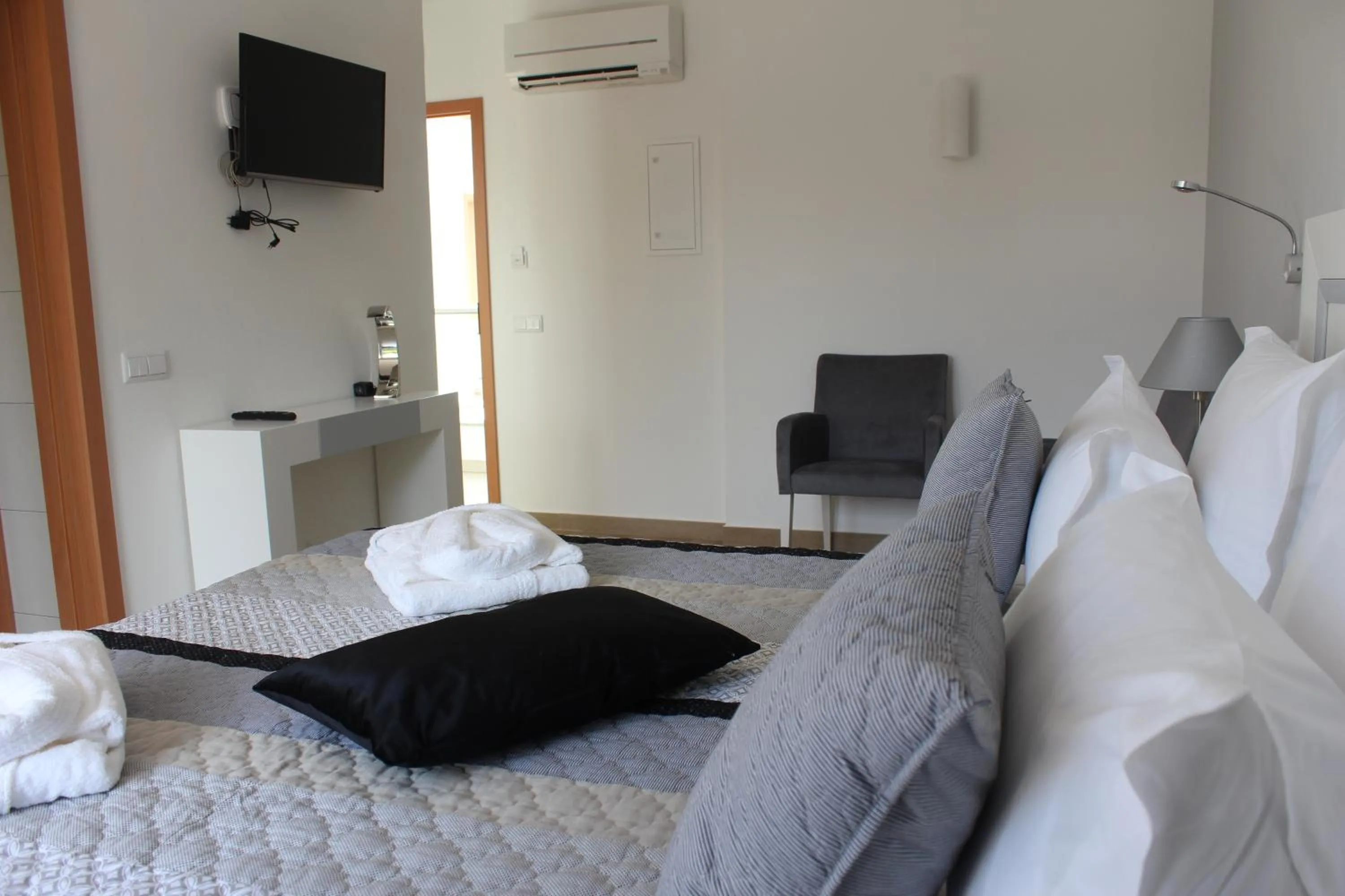 Restaurant/places to eat, Bed in Solar de Mos