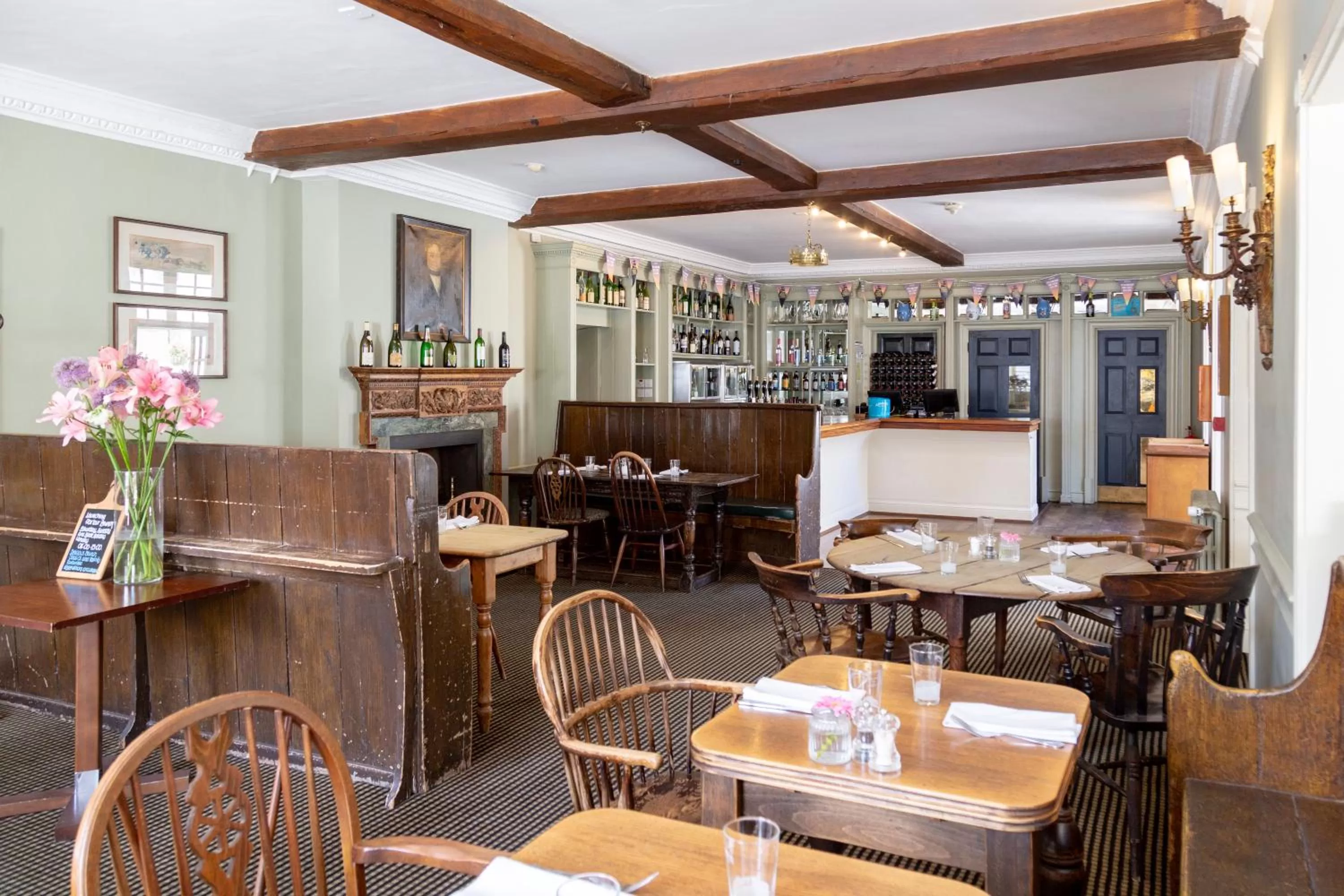 Dining area in Crown Hotel