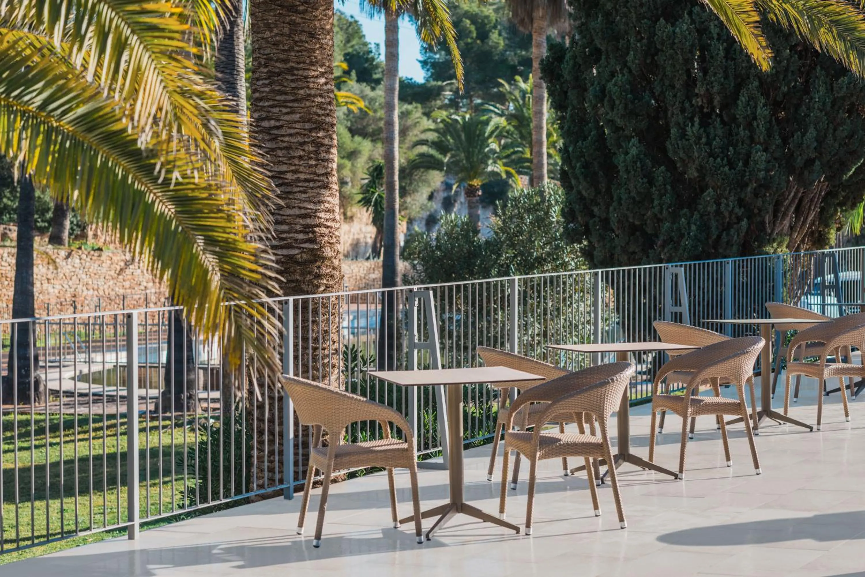 Lounge or bar in Iberostar Waves Cala Domingos All Inclusive