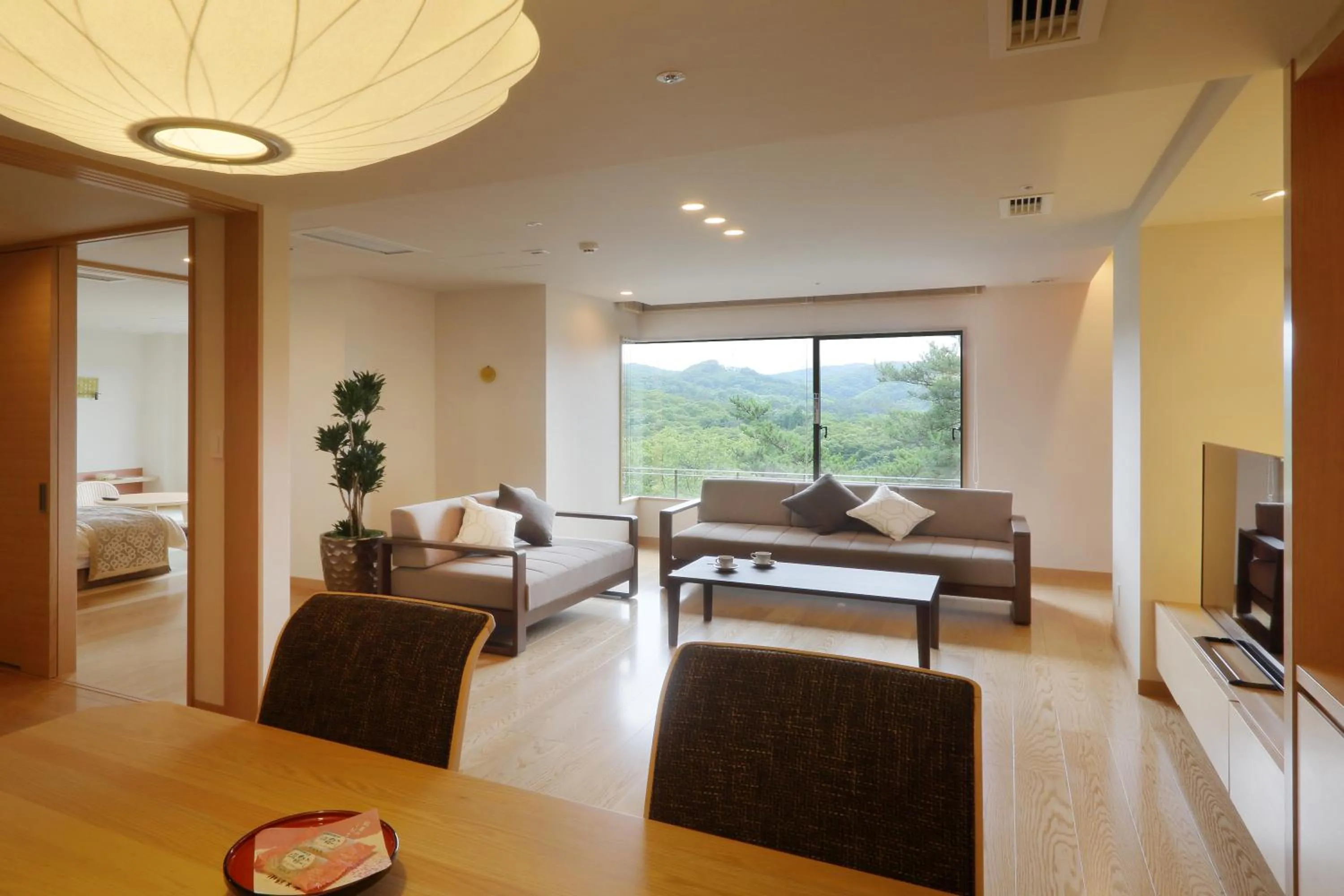 Living room, Seating Area in Ryokusuitei